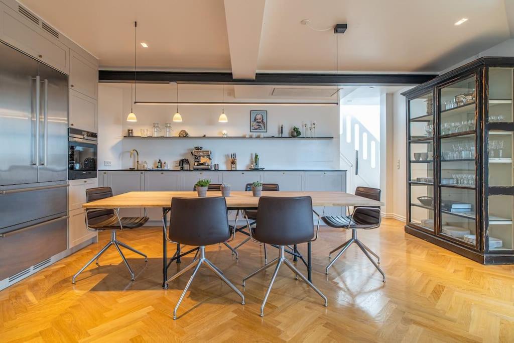 Central Penthouse with Stunning Terrace Views