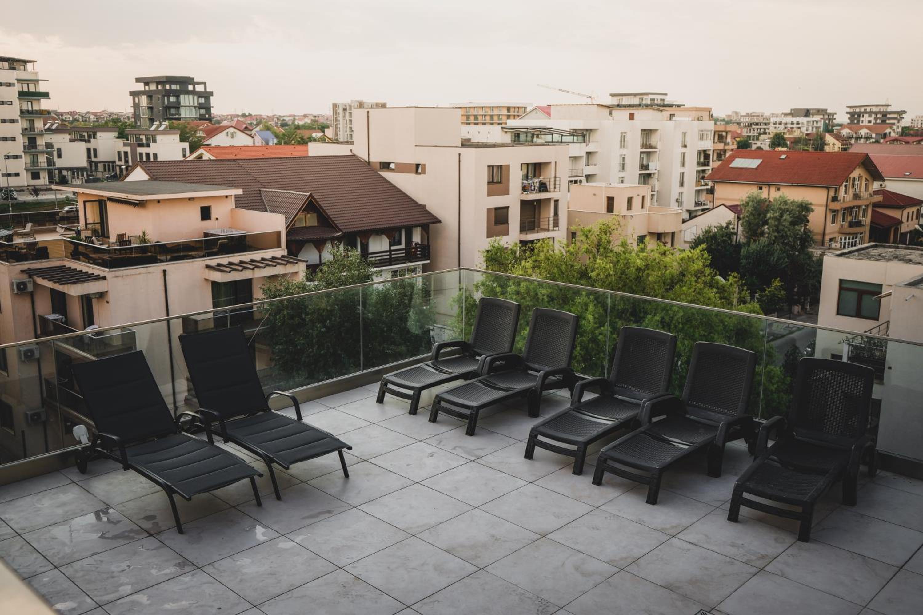 Relax Mamaia by Euxin Accomodations view 2