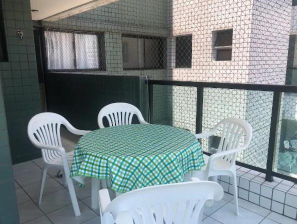 Apto com serviço de praia