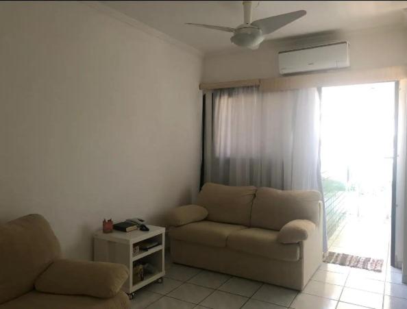 Apto com serviço de praia