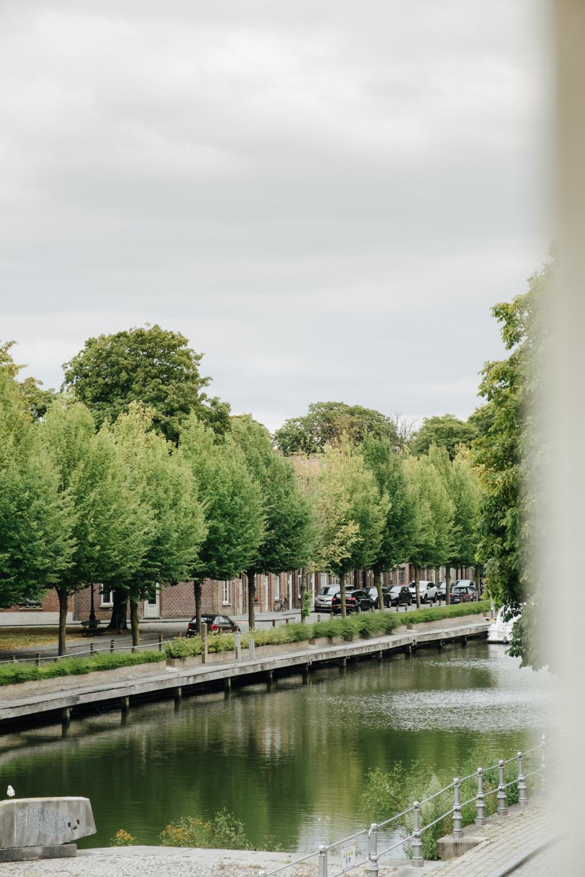 Perle with canal view