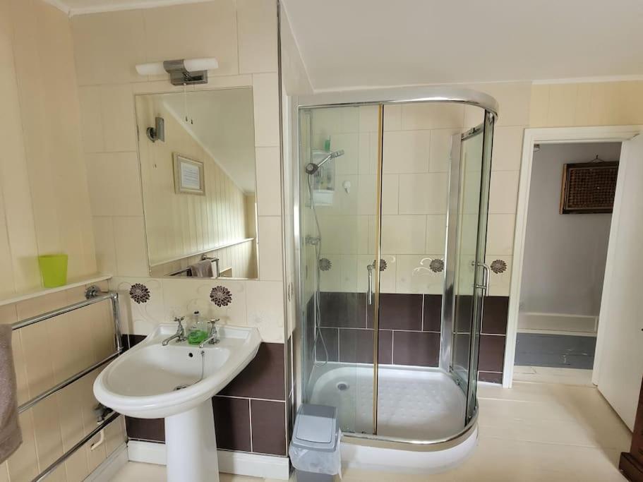 Yeovil Vacations - Family home Yeovil - Property Image 4