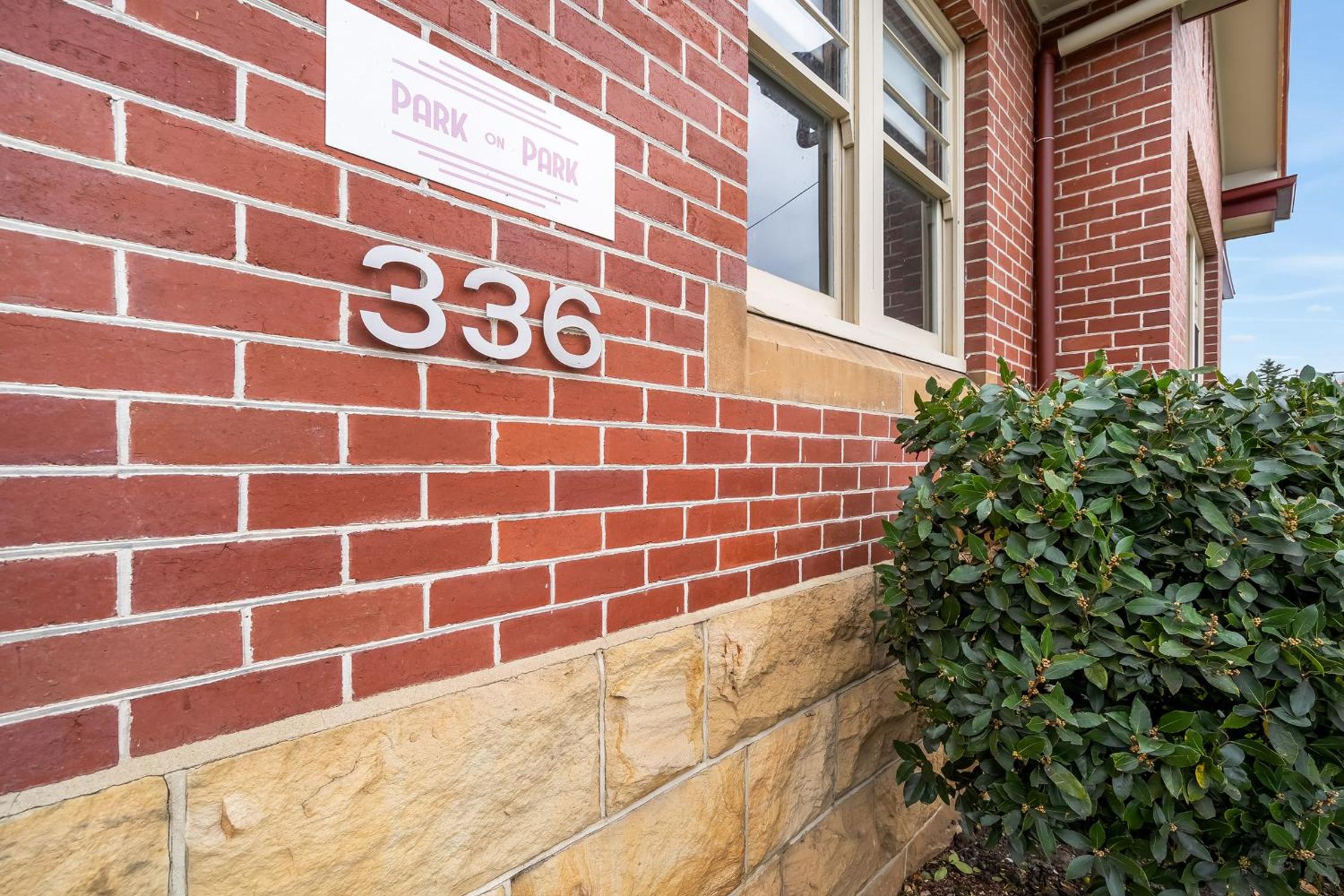 Gorgeous Hobart Accommodation - Park on Park - New Town