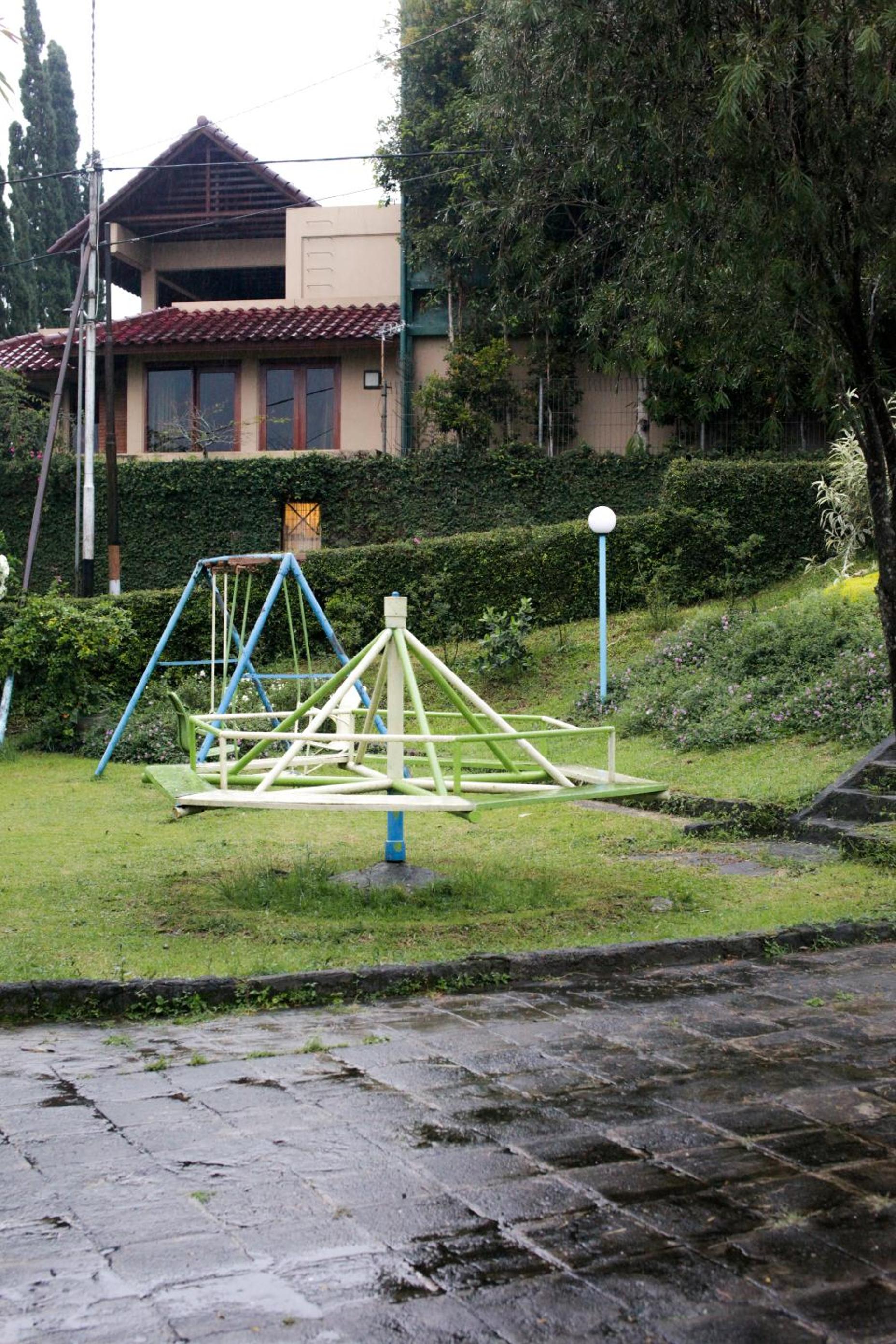 Rumah Engkong Villa & Studio view 3