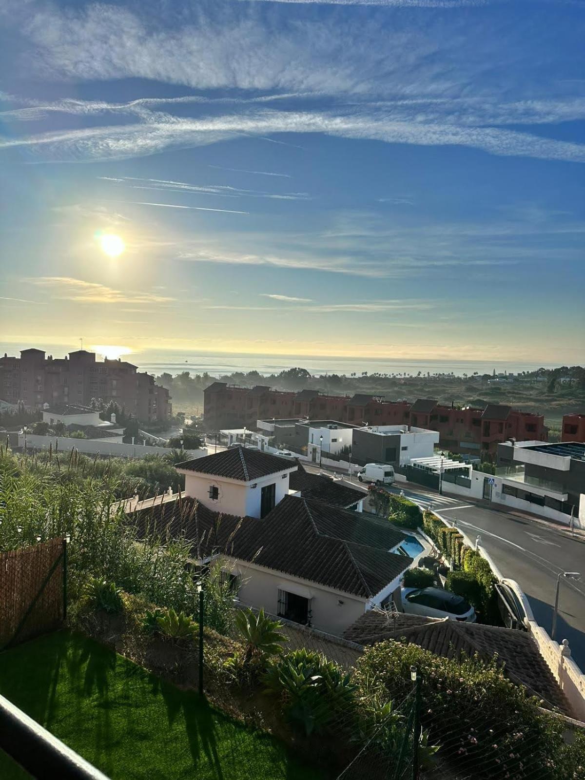 Casa Micangelo - seaview, 5 mins walk to beach