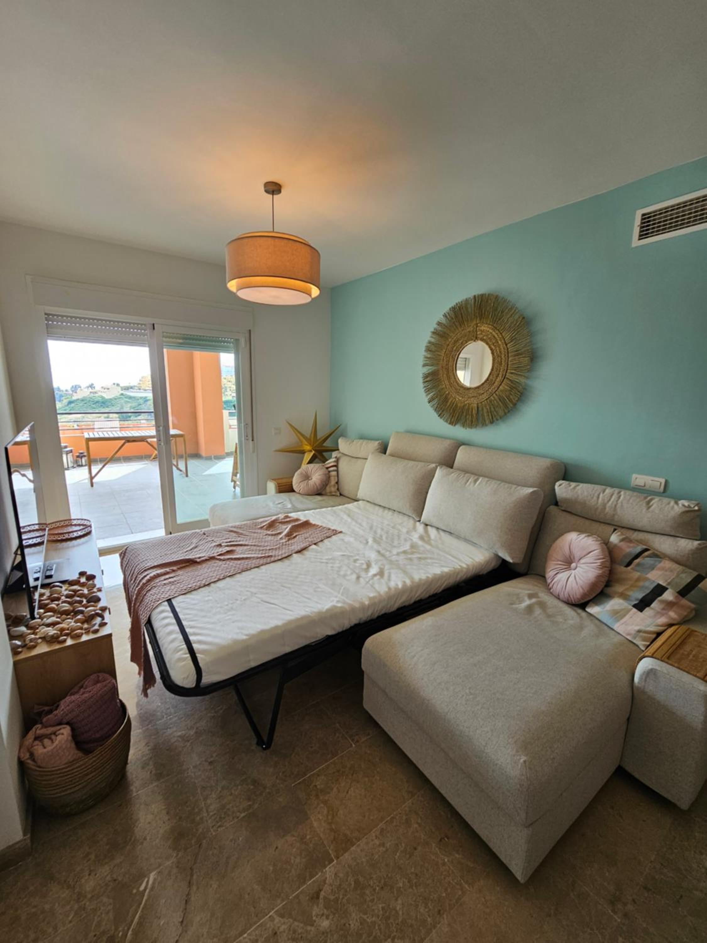 Casa Micangelo - seaview, 5 mins walk to beach