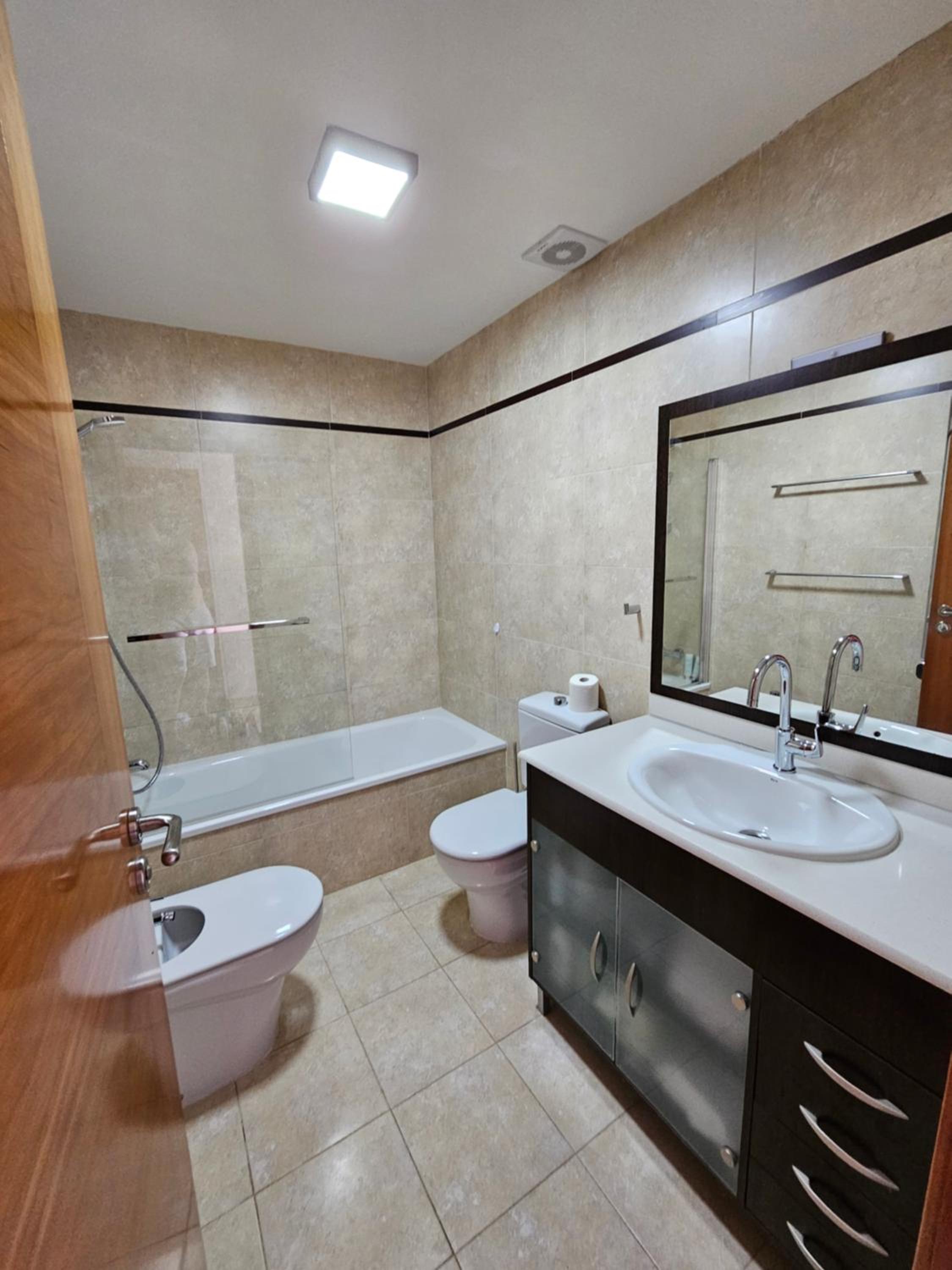 Casa Micangelo - seaview, 5 mins walk to beach