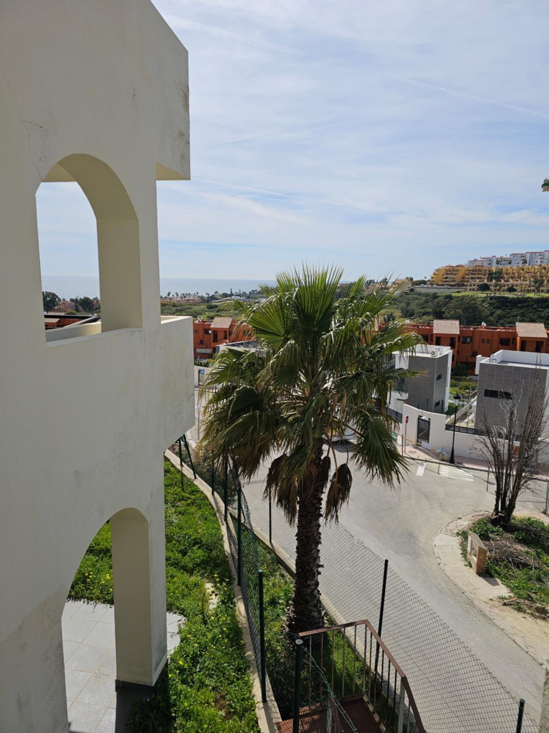 Casa Micangelo - seaview, 5 mins walk to beach
