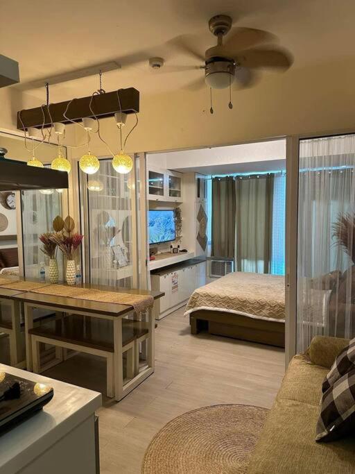 Azure Urban Resort - Aesthetic & Cozy staycation view 3