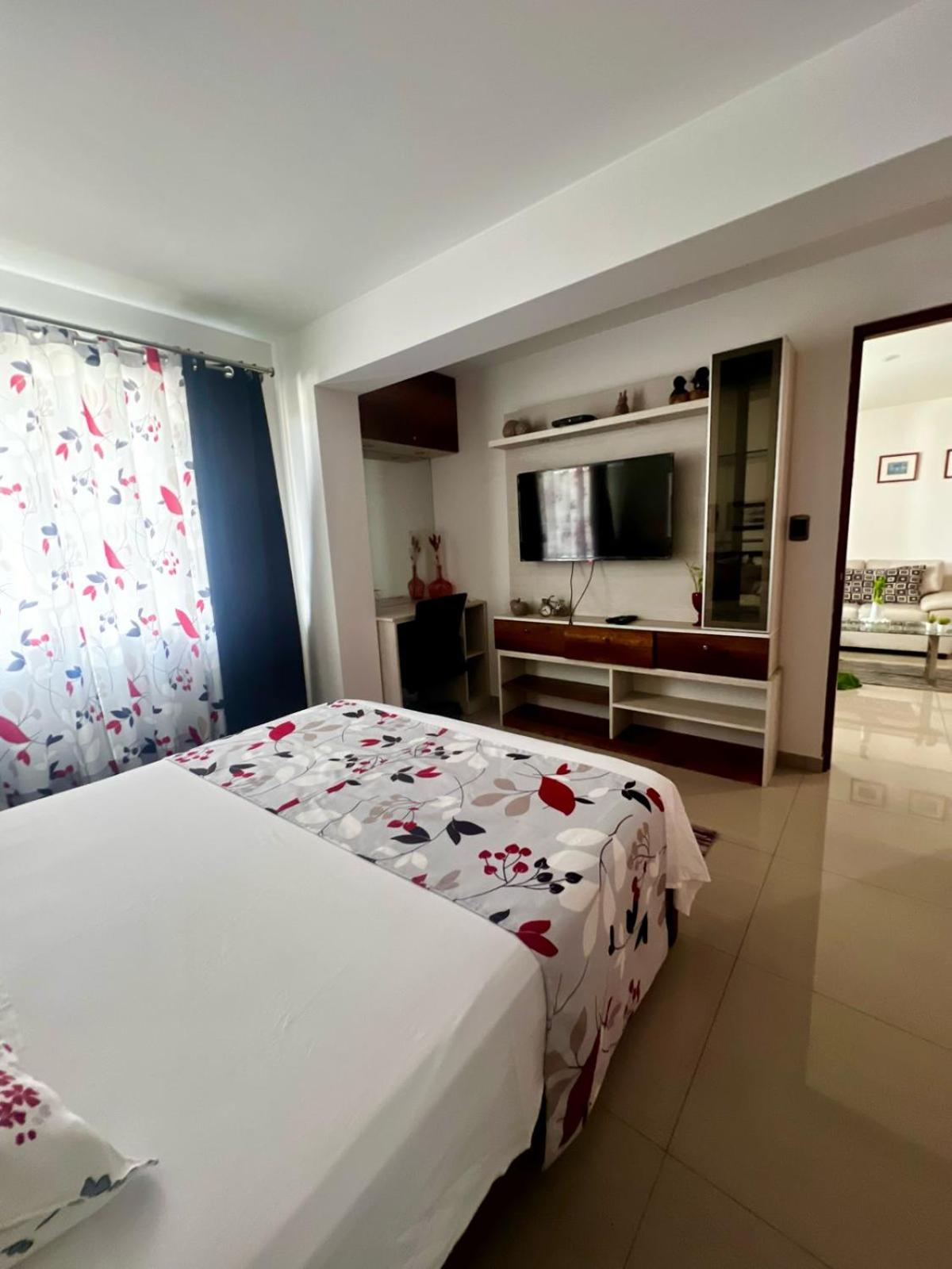 Hospedaje EMPRESARIAL AV VELASCO ASTETE