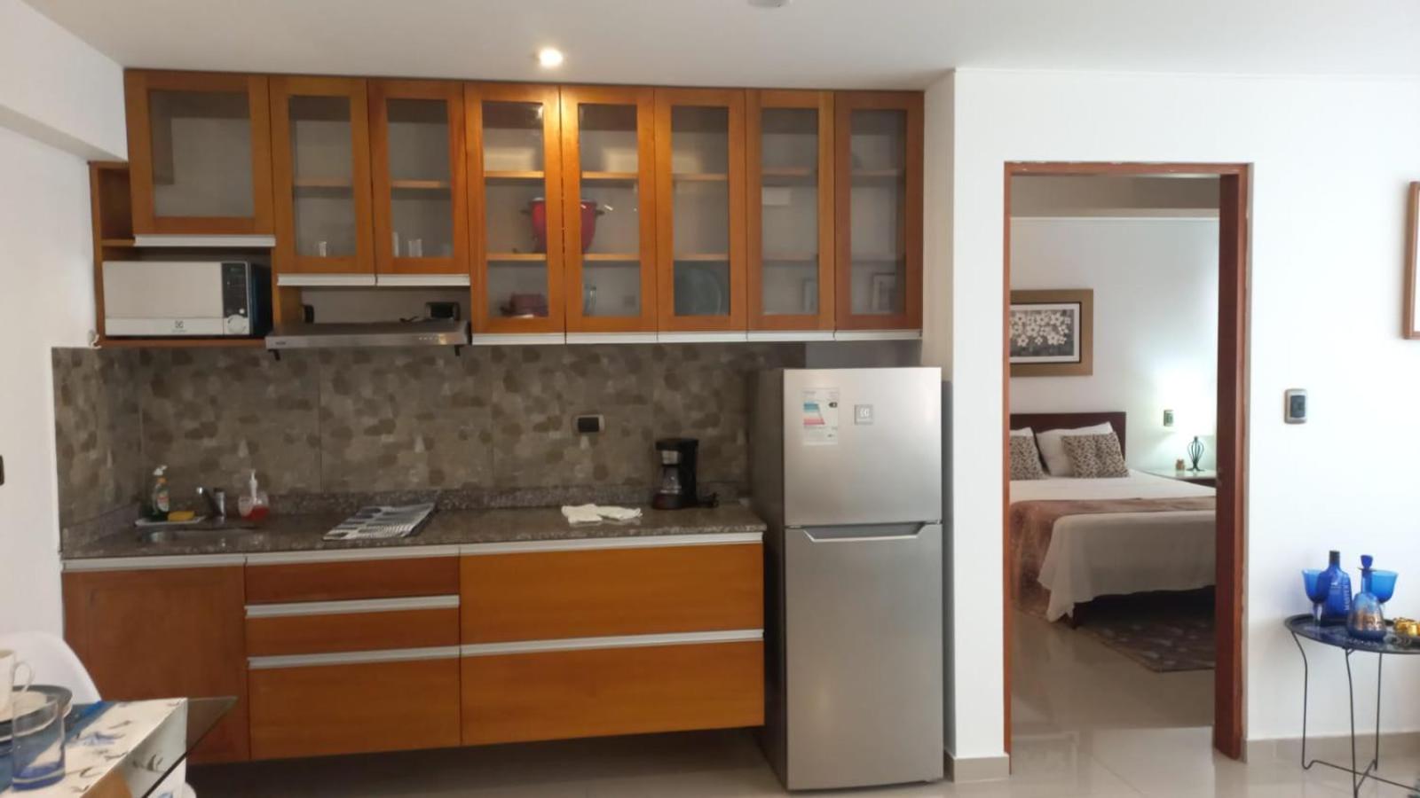 Hospedaje EMPRESARIAL AV VELASCO ASTETE