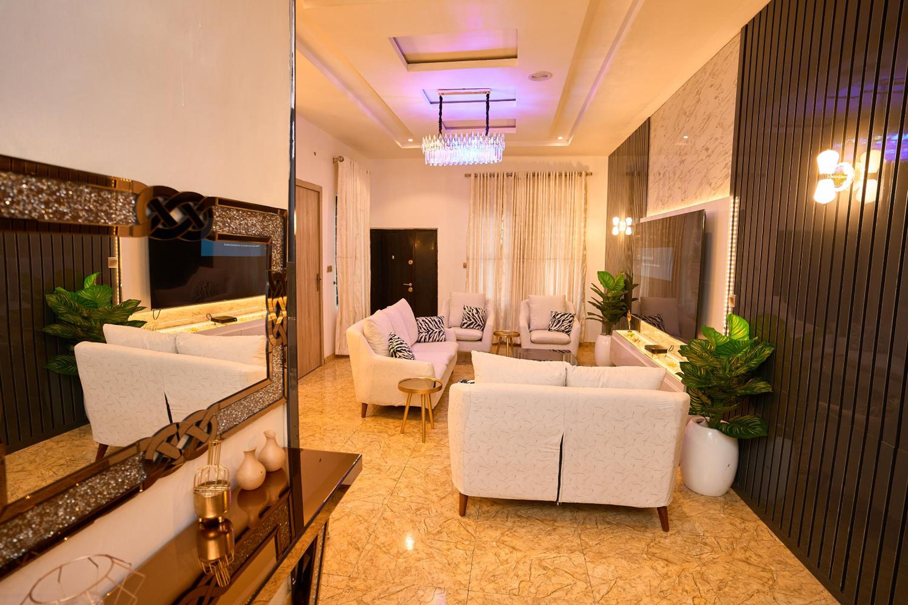 Goldeekoin Shortlet Apartment