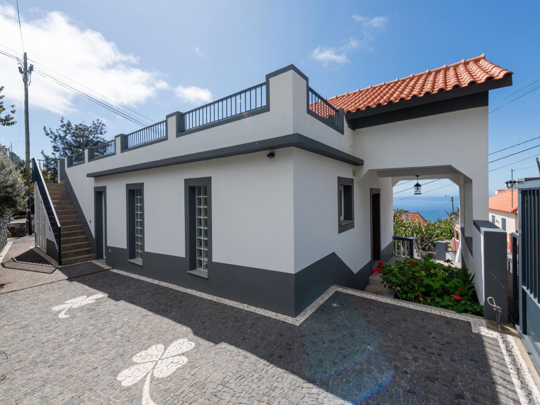 Akivillas Calheta Aura view 4