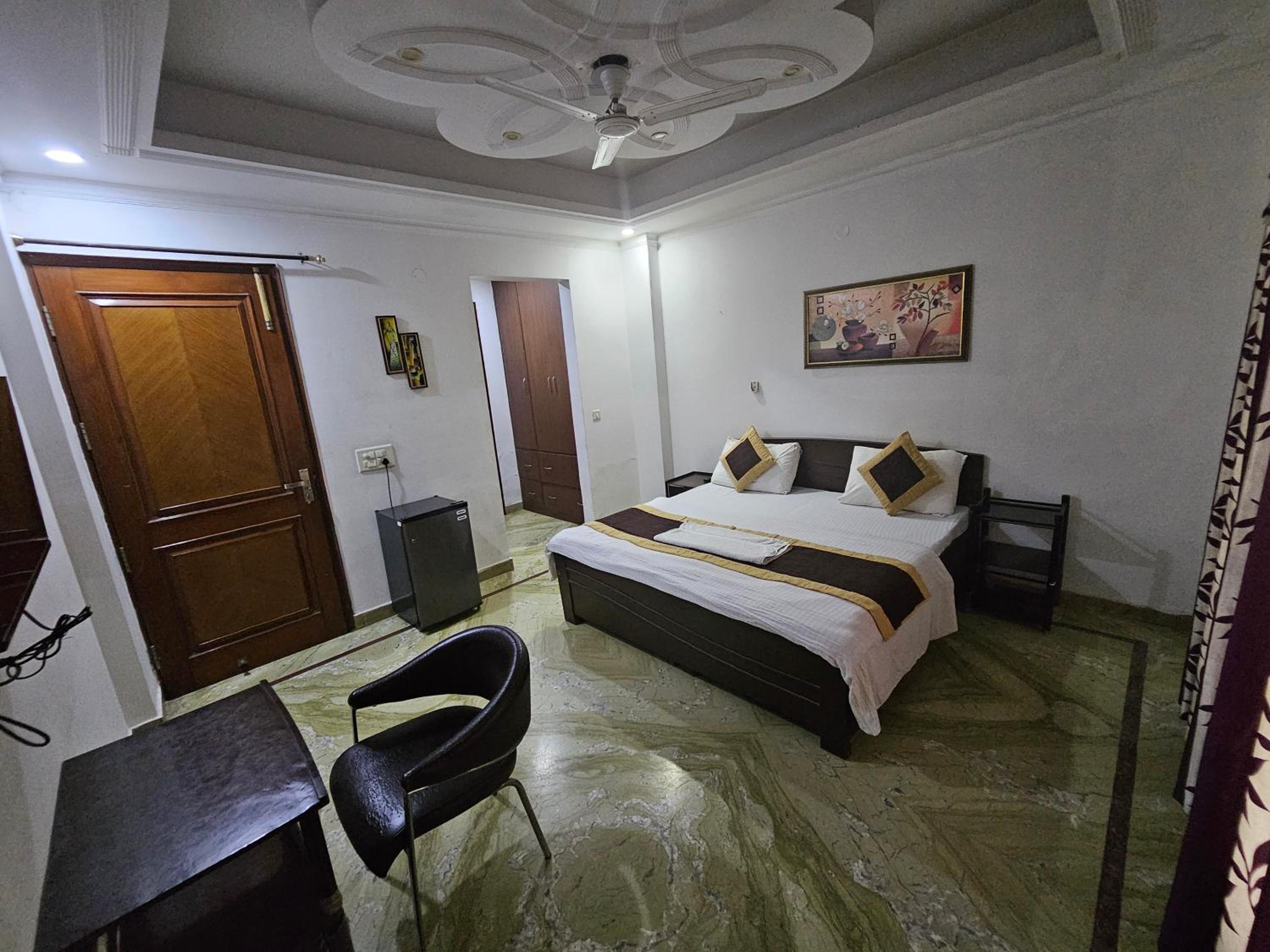 Hotel Ashiyana Elite I Near Dlf Golf Course Road I Gurgaon