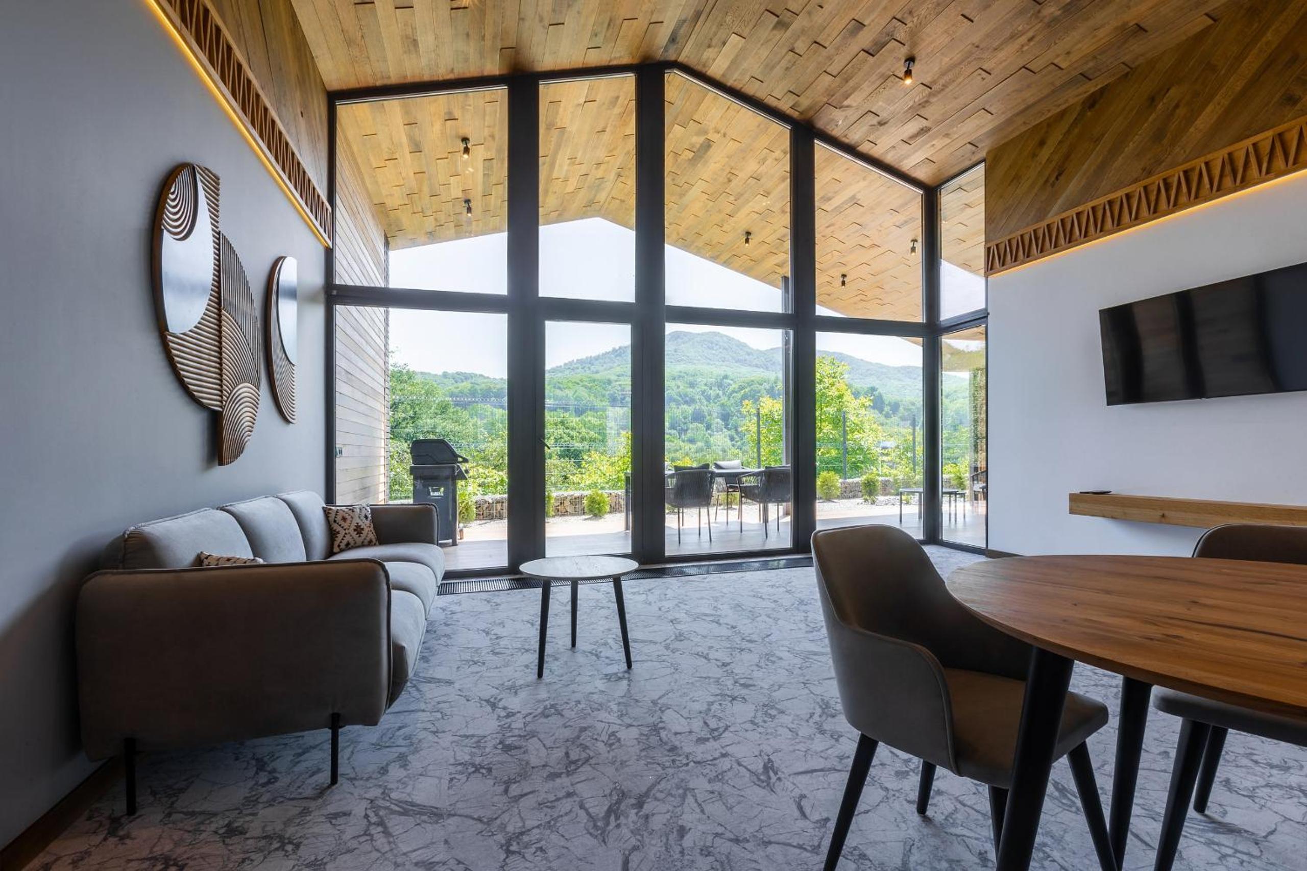 Apartel Villa Shayan