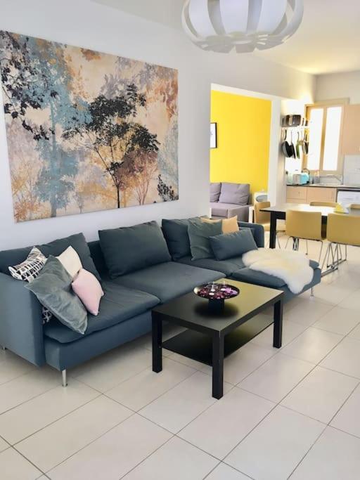 Ilona Seaview Suite - License 3127