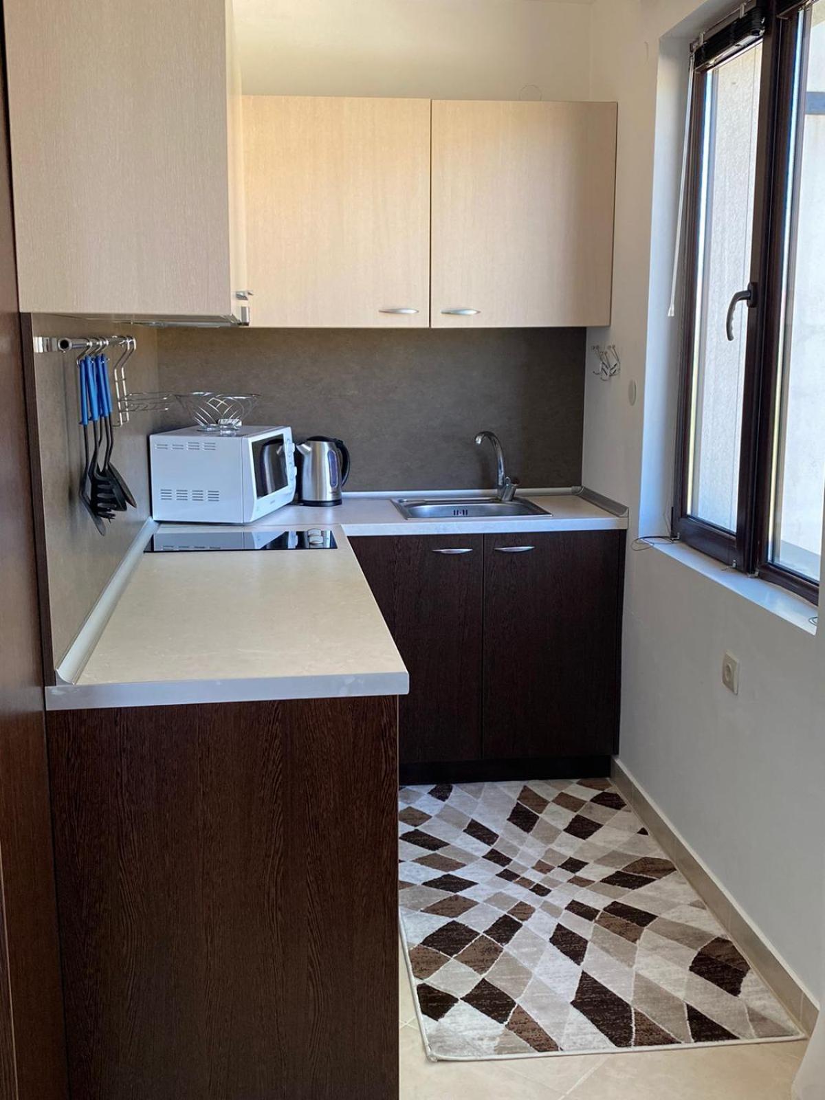 Hill Top Studio Apartments