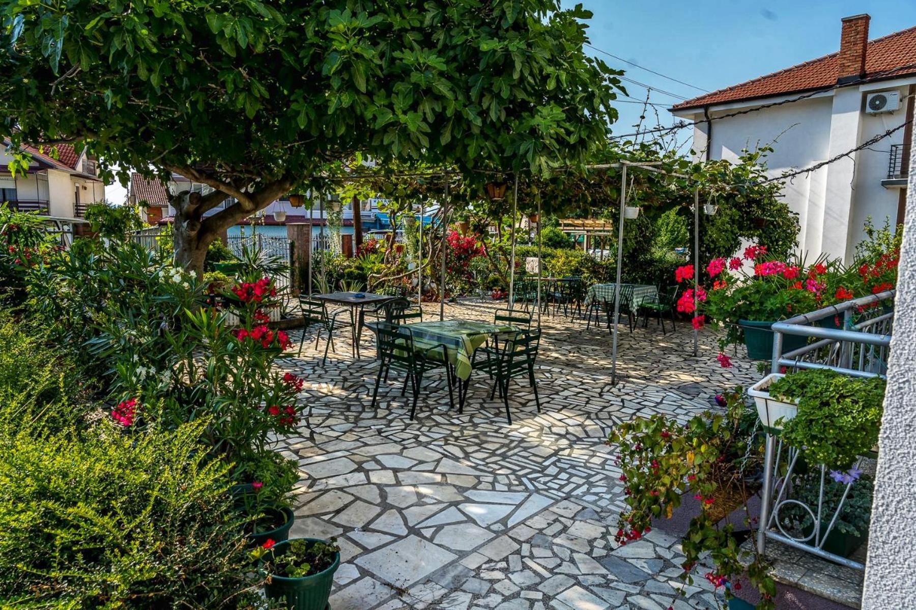 Villa GARDEN Pestani
