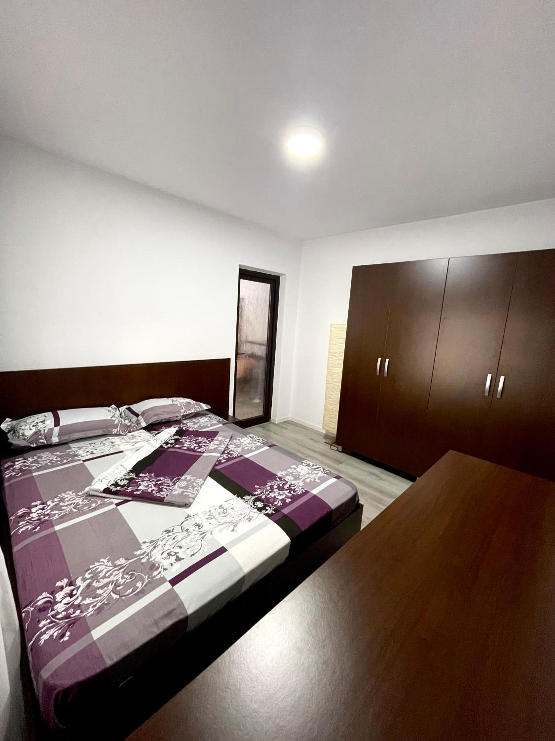 Alexander Home