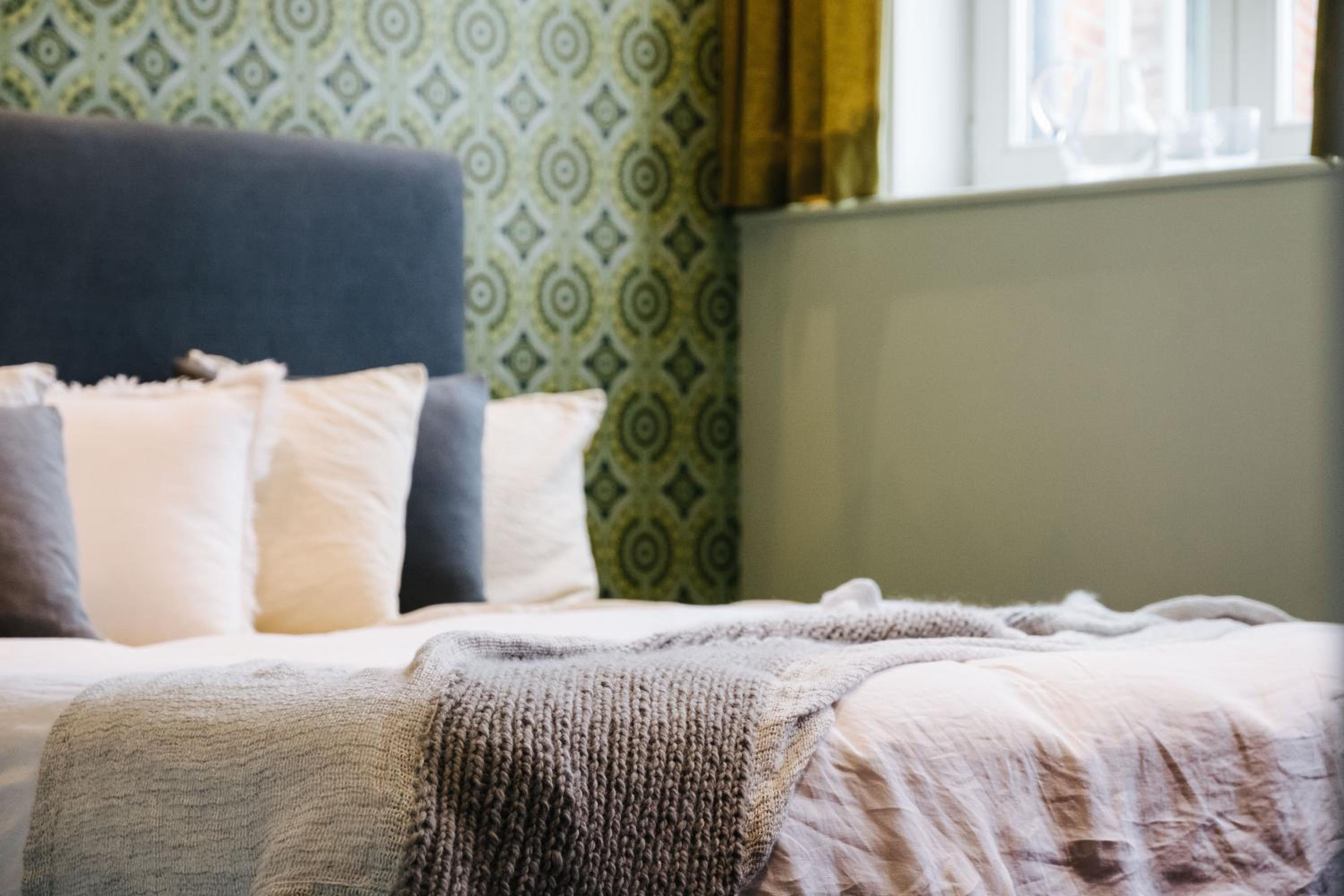 Cosy Stylish private room along the canal