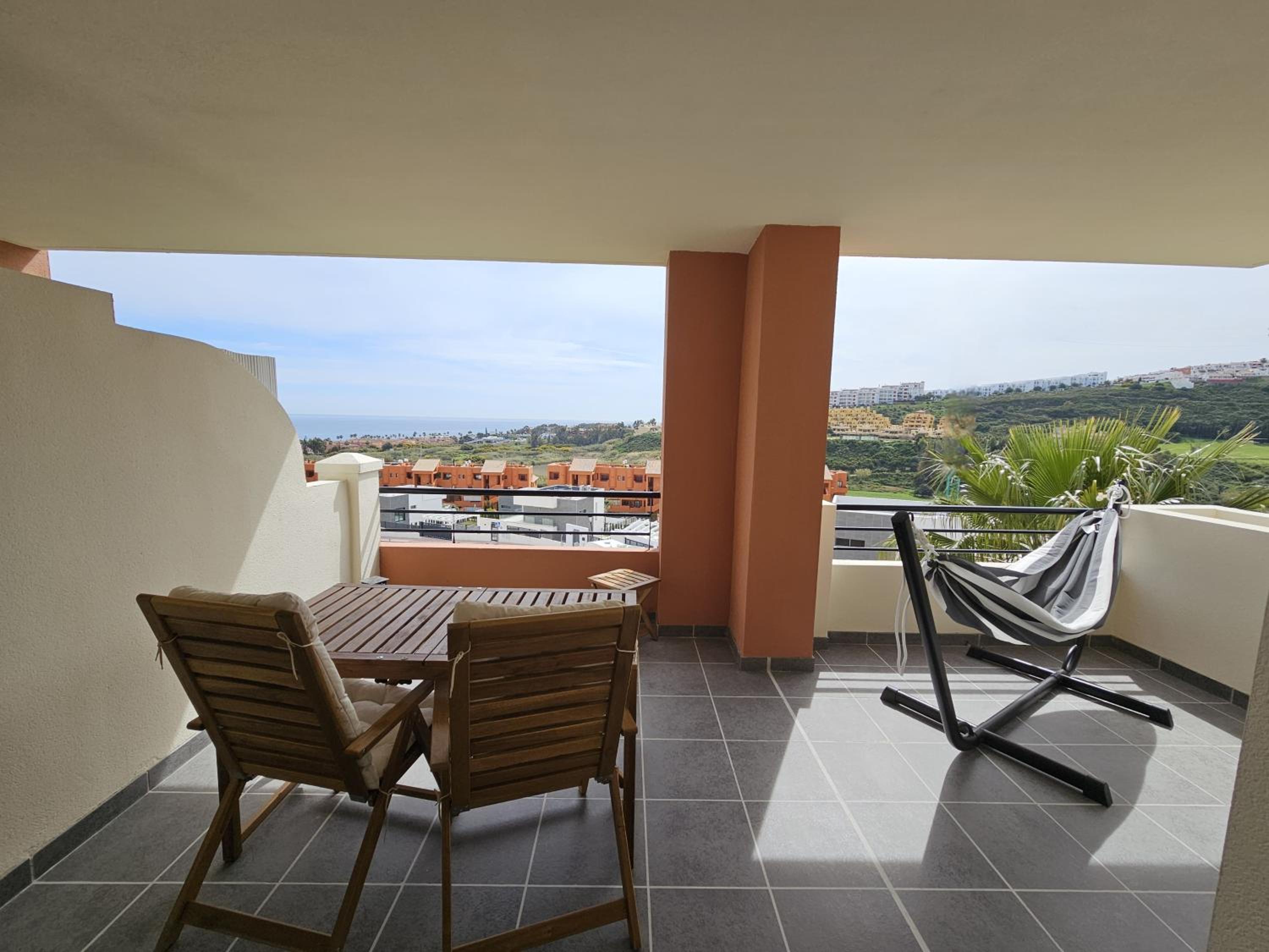 Casa Micangelo - seaview, 5 mins walk to beach