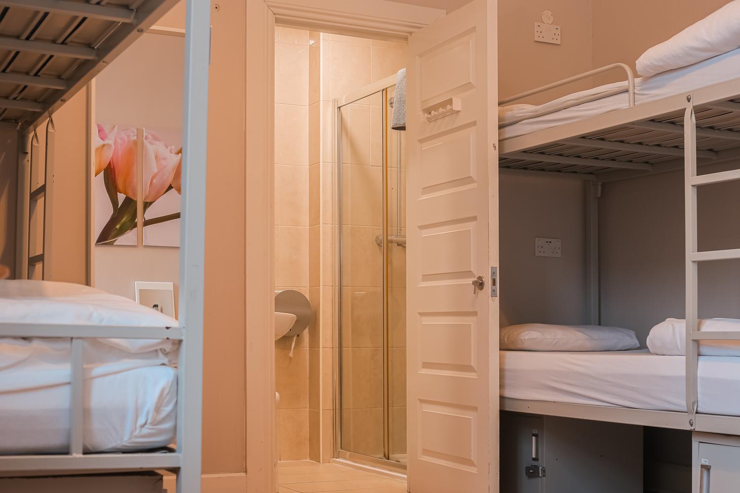 Gardiner House Hostel 11