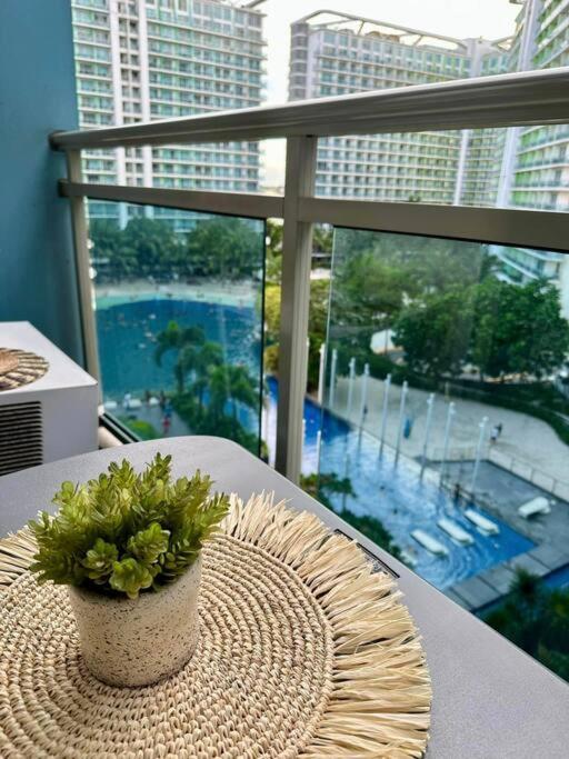 Azure Urban Resort - Modern Gaming staycation