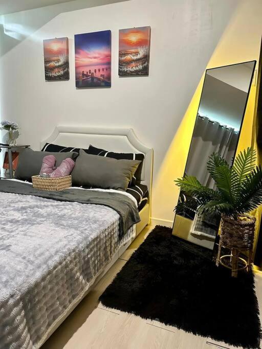 Azure Urban Resort - Modern Gaming staycation