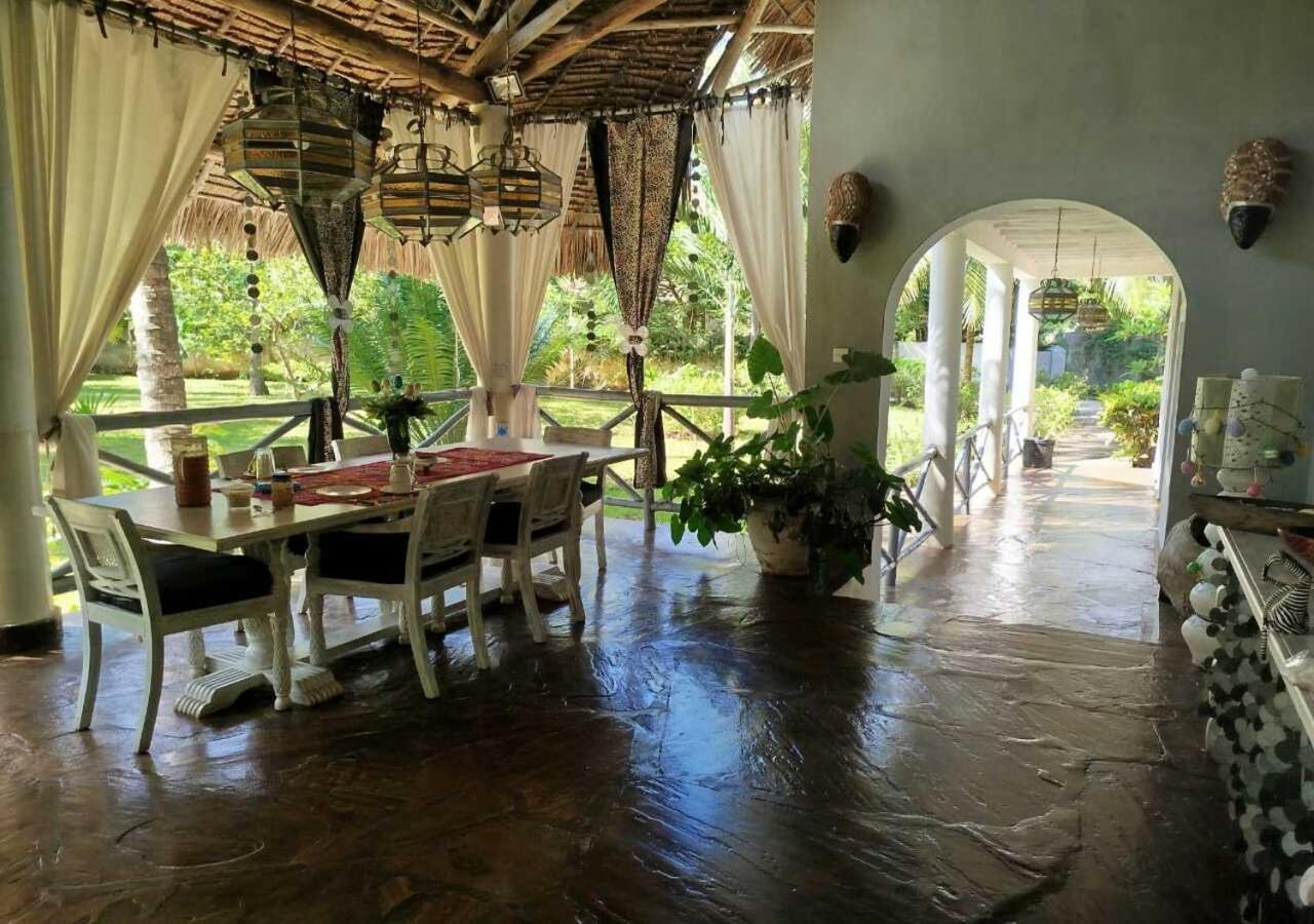 villa zoe dhahabu BNB view 4