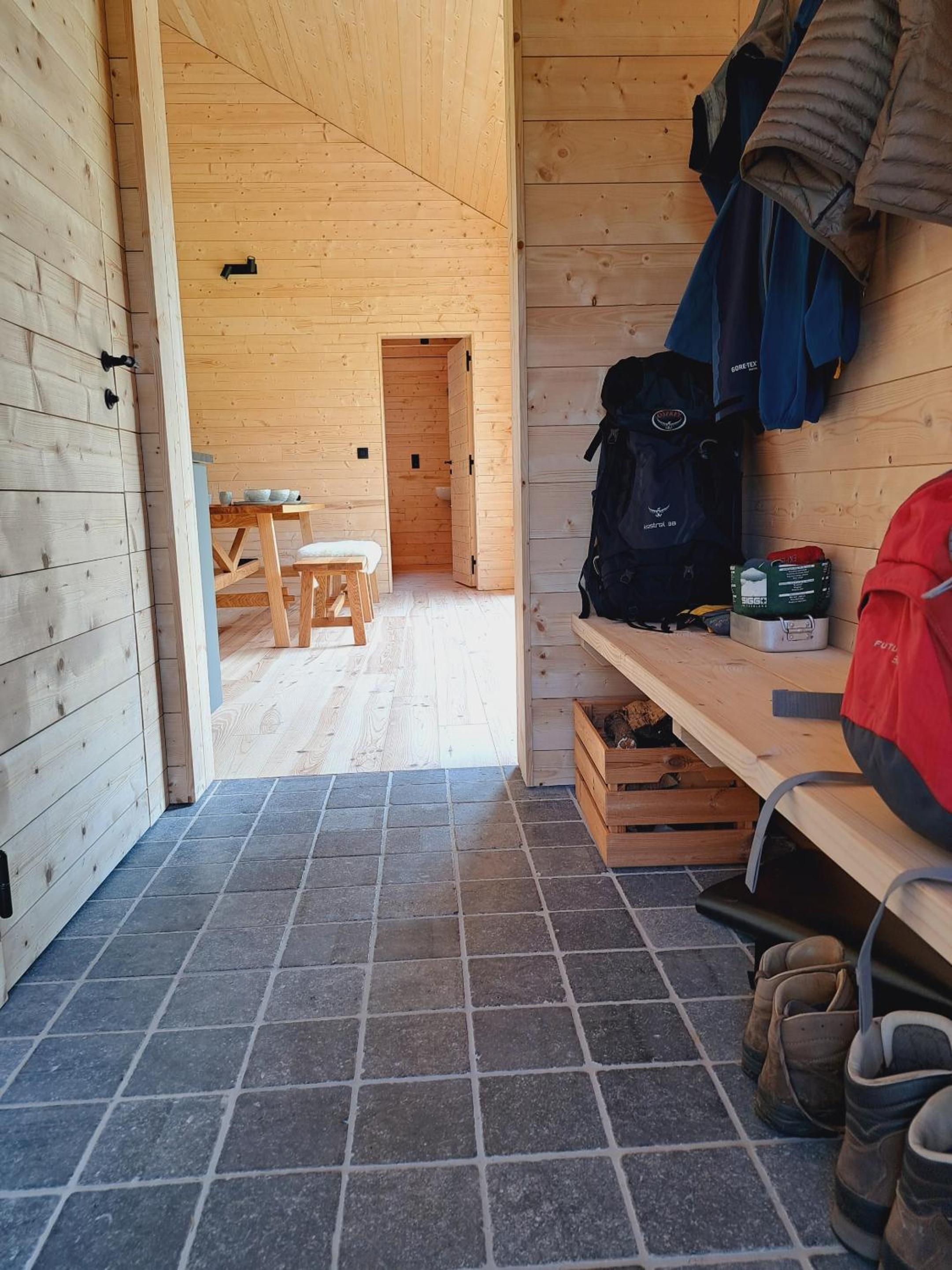 Hytte - Relais randonneur - capacité MAX de 9 personnes