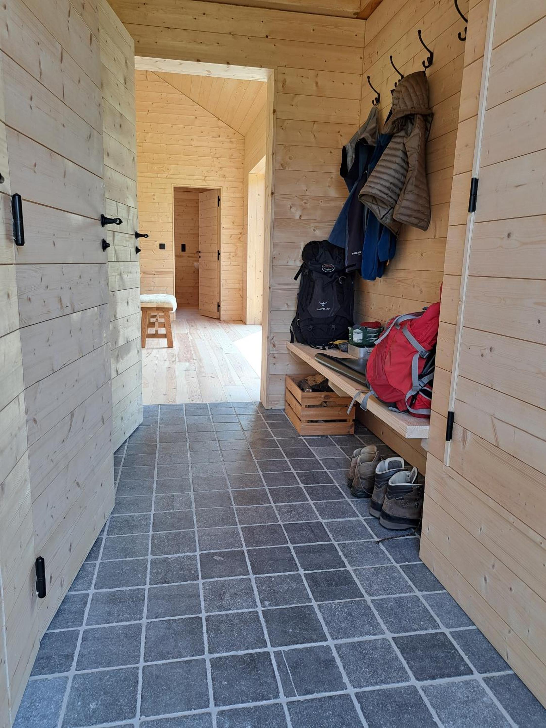 Hytte - Relais randonneur - capacité MAX de 9 personnes
