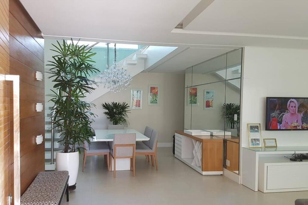 CASA DE PRAIA COM 05 SUITES- PARAÍSO A 8 min Do MAR