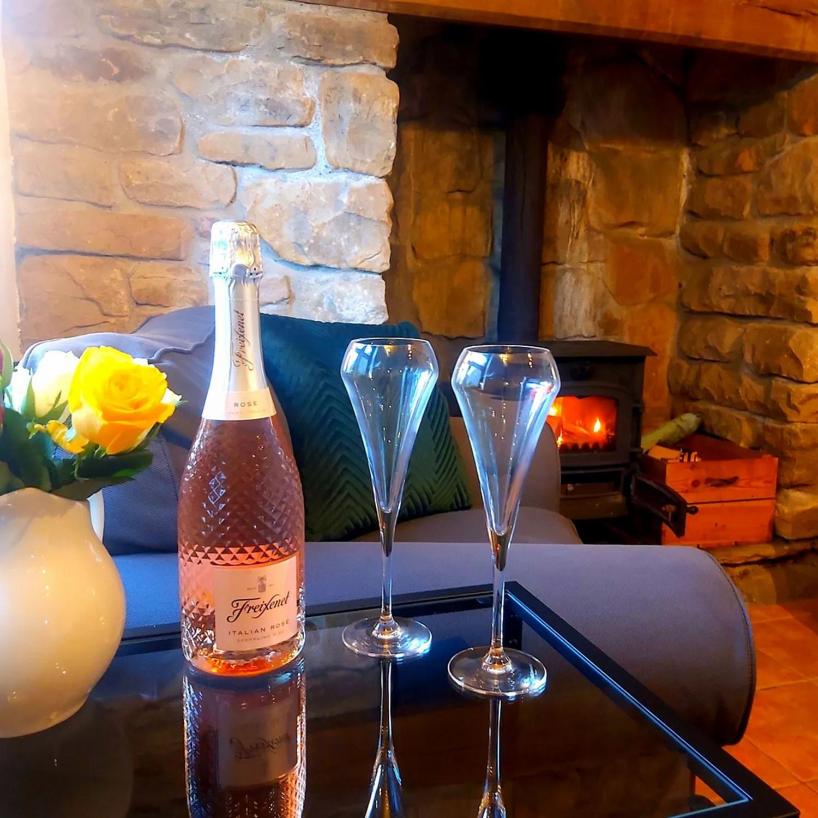 Caitríona's Cottages - Adult Only Pet Friendly - Hot Tub, Sauna, Pool - Sleeps 4 view 4