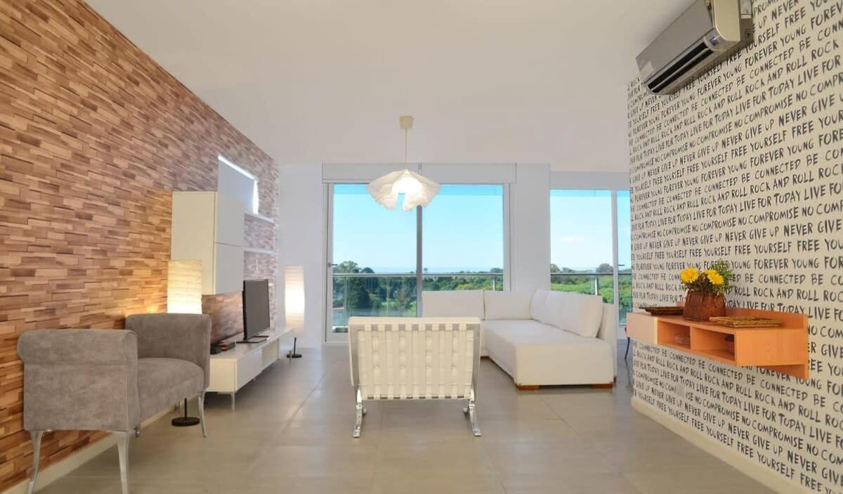 Green Bliss - Spacious Studio in Nunez
