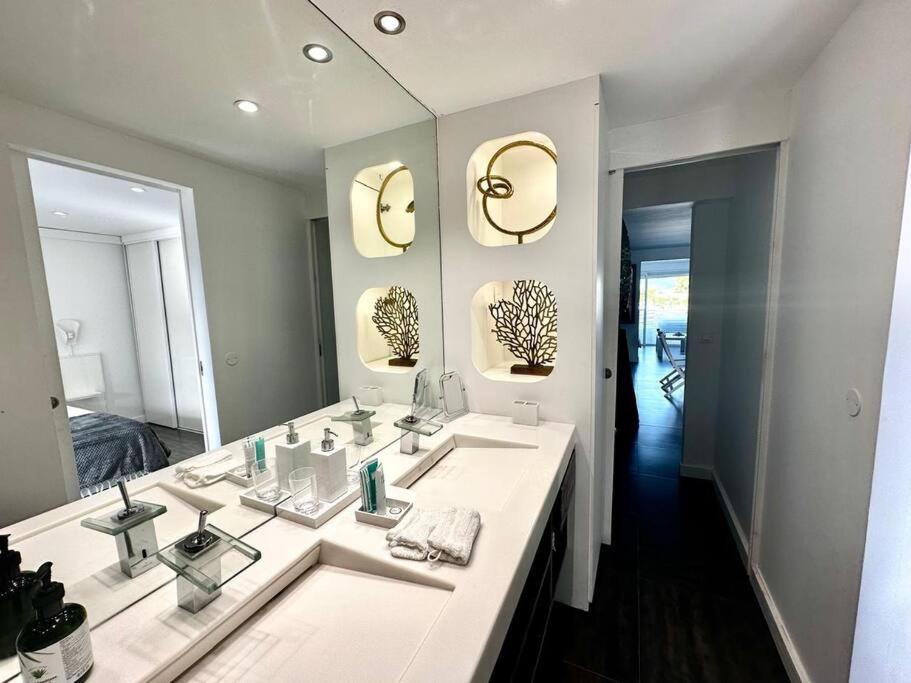 B Pearl view 3