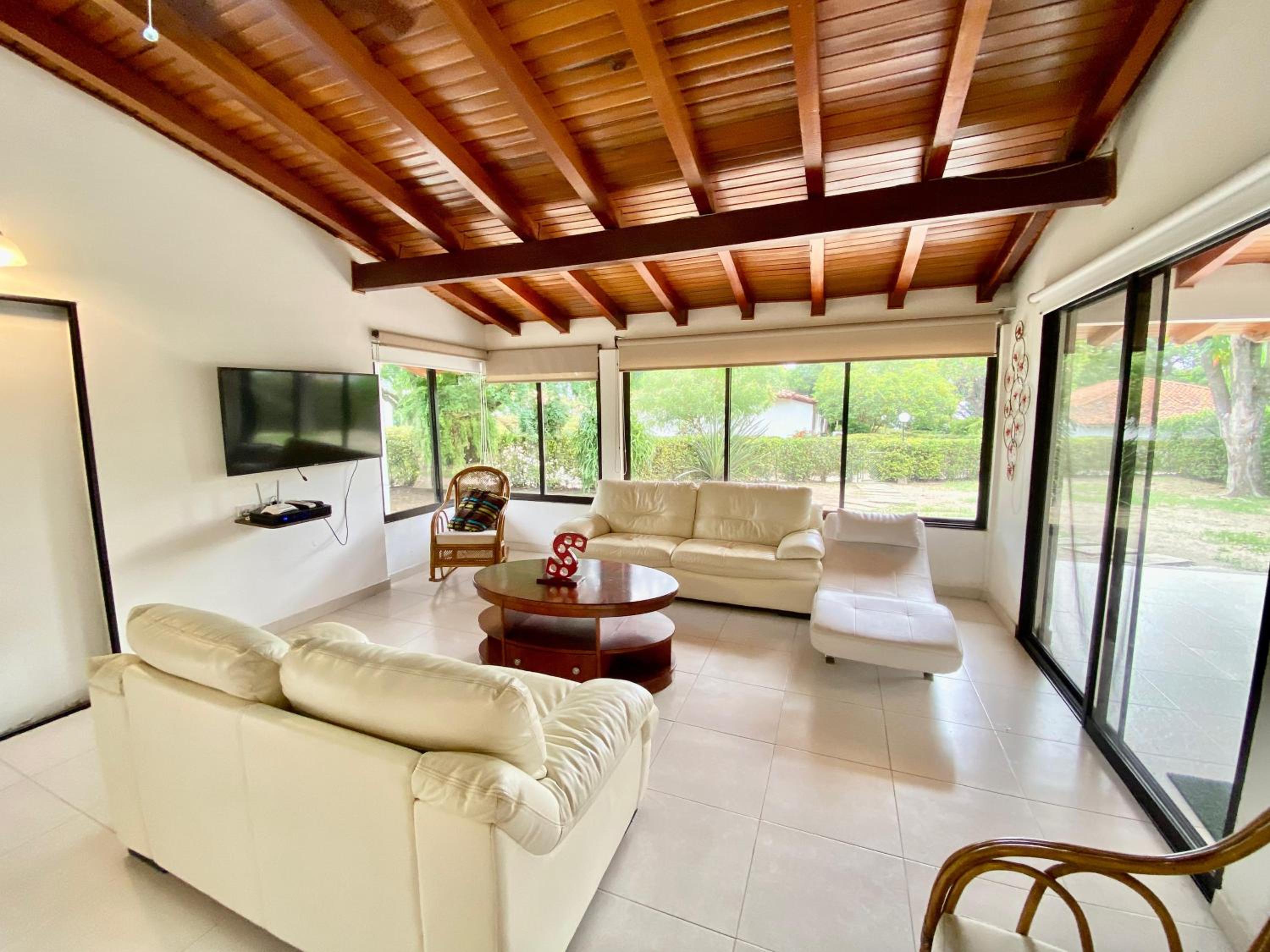Exclusiva Villa con Salida al Mar