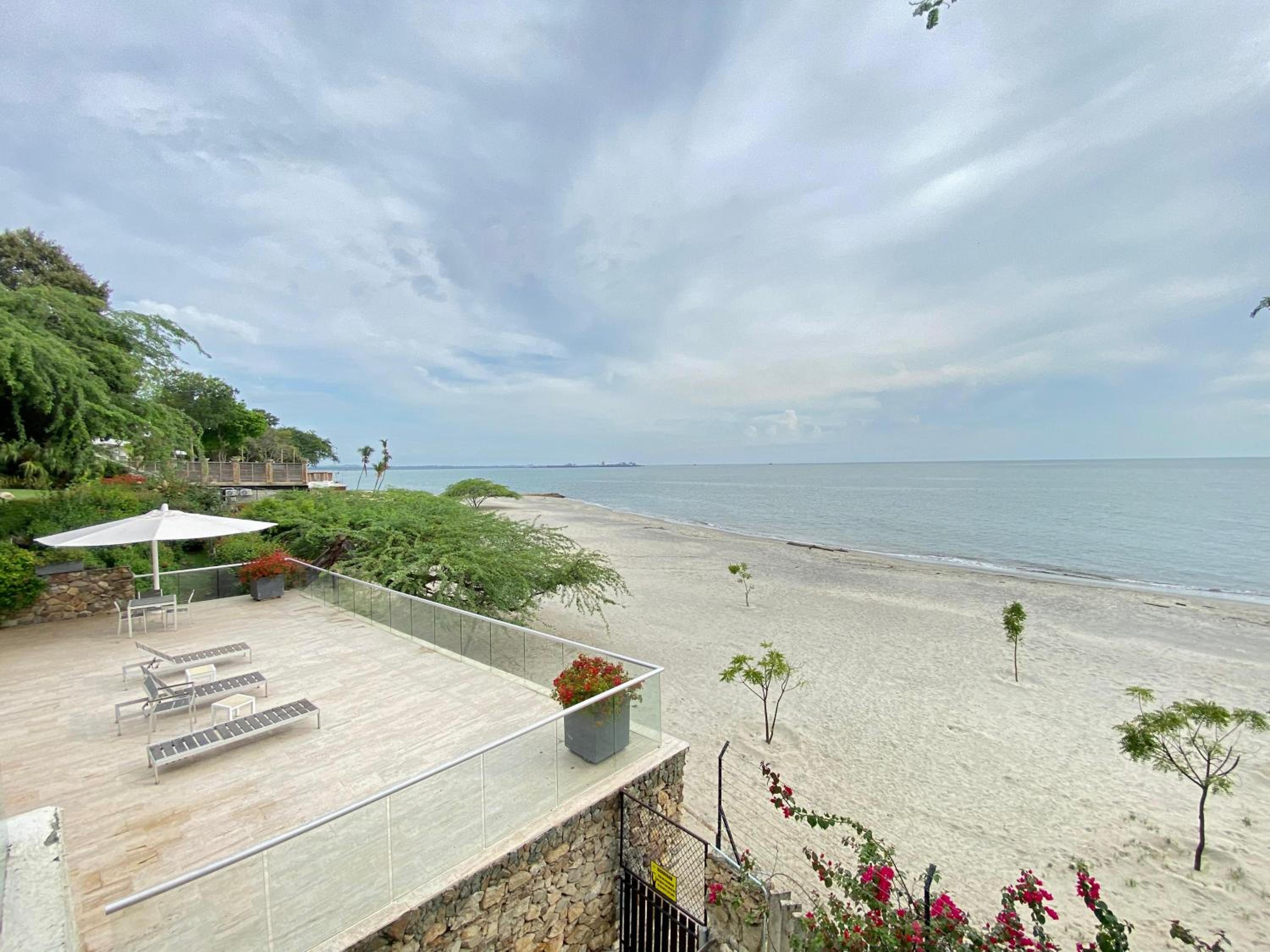 Exclusiva Villa con Salida al Mar
