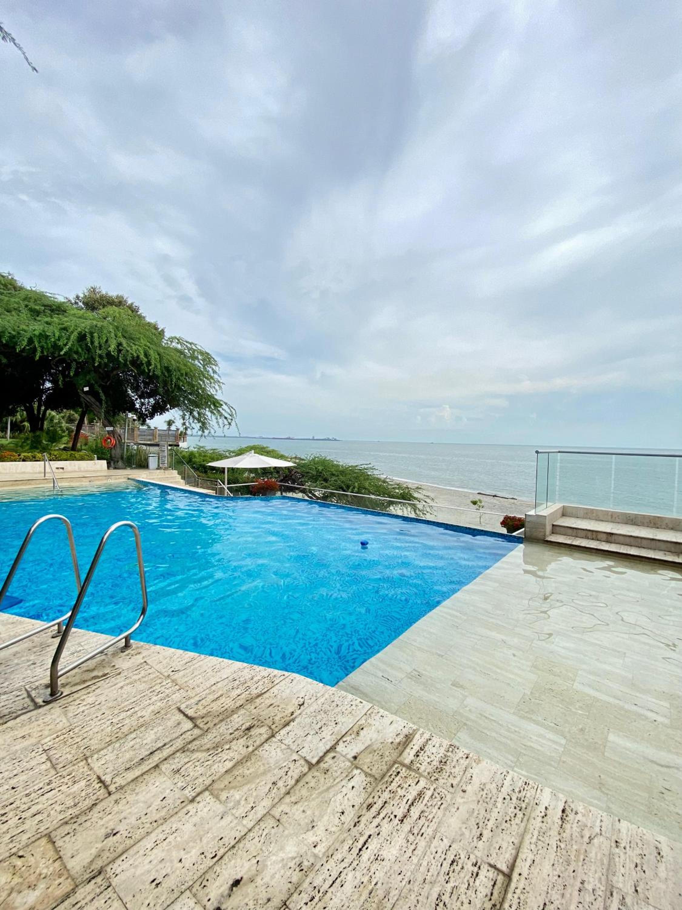 Exclusiva Villa con Salida al Mar
