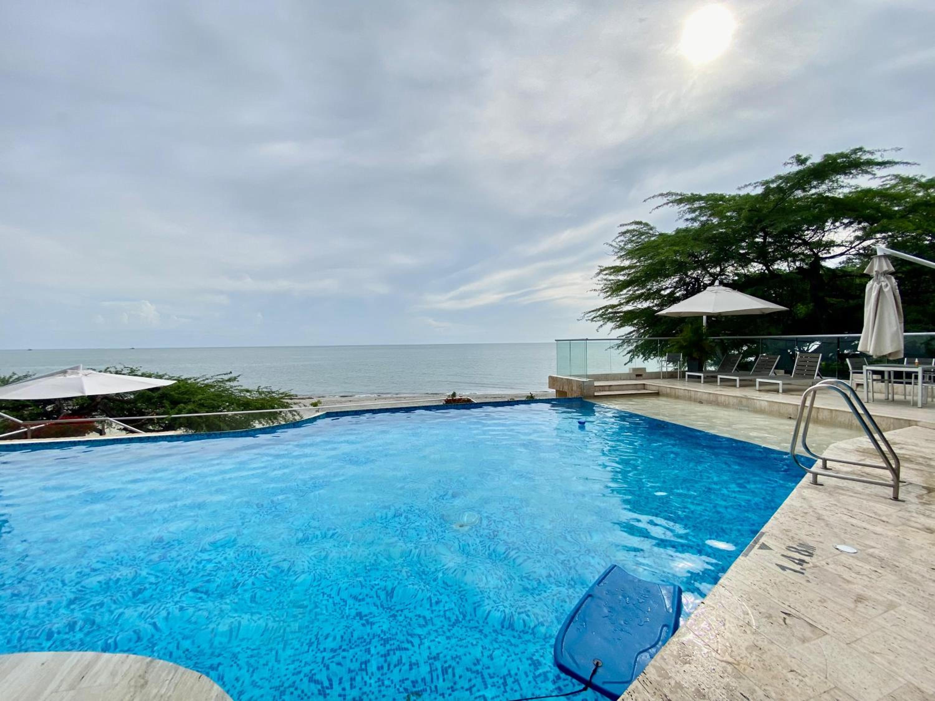 Exclusiva Villa con Salida al Mar