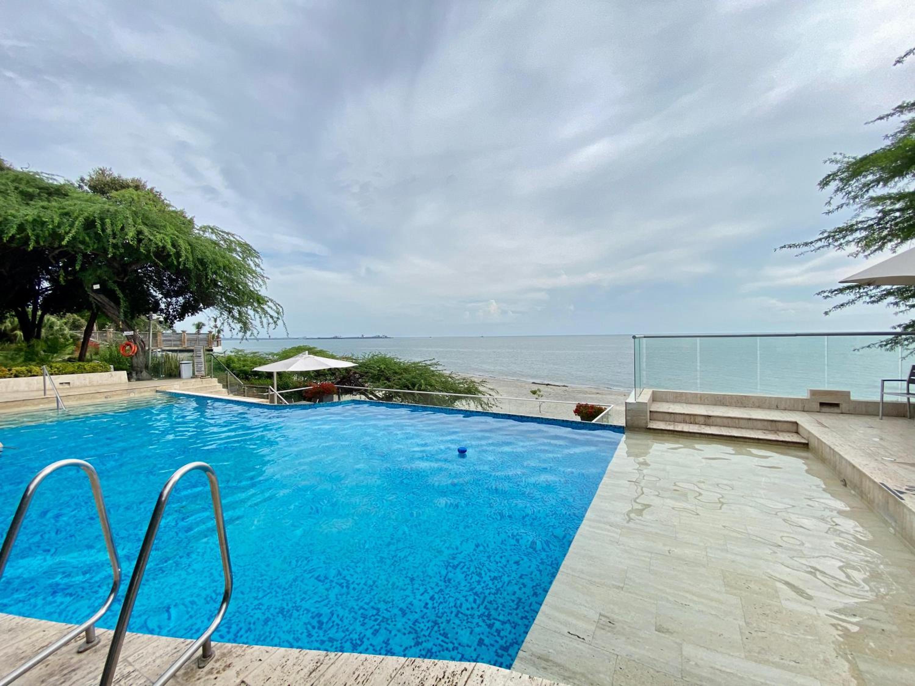 Exclusiva Villa con Salida al Mar