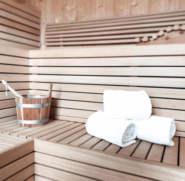Modernes Ferienhaus mit Kamin und Sauna am Altdorfer See, Hunde sind herzlich Willkommen