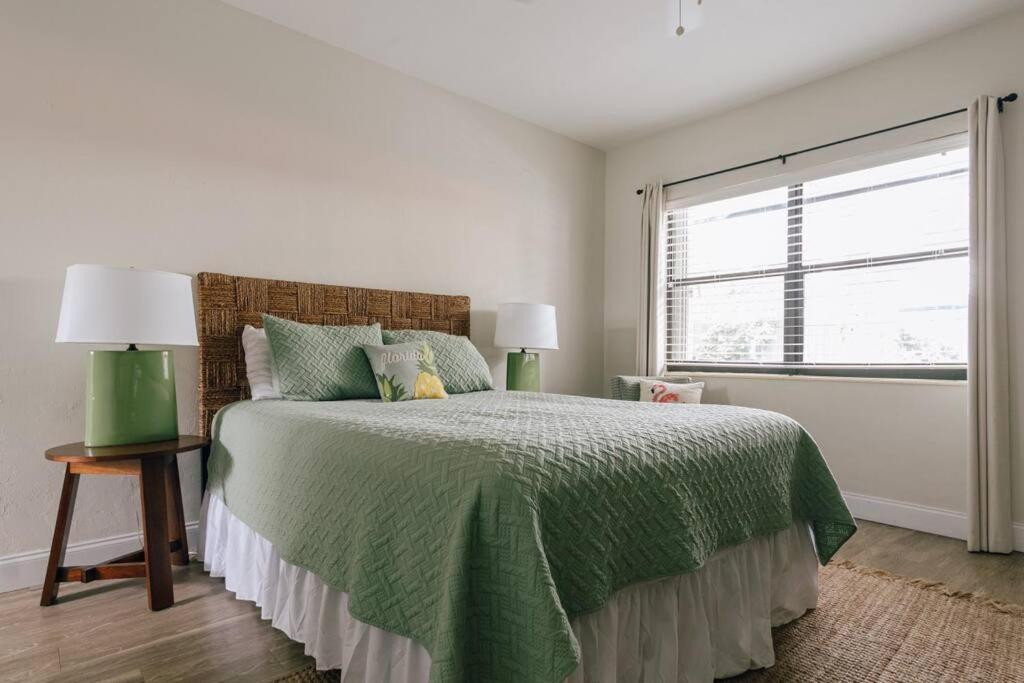 Cozy private studio 2 blocks from Pompano Beach view 4