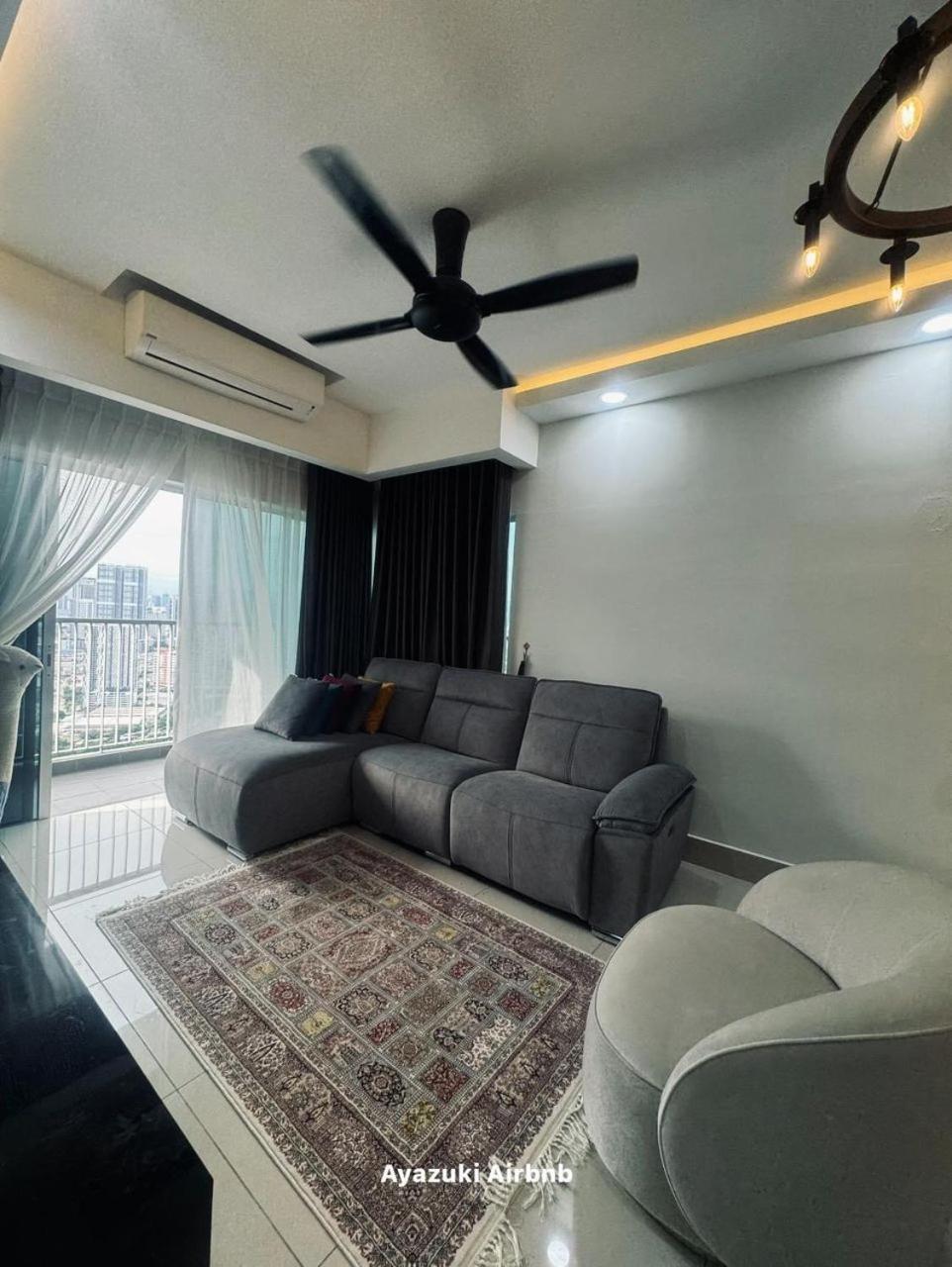Ayazuki Sky Suite KLCC View 2BR Free Parking Netflix Swimming Pool