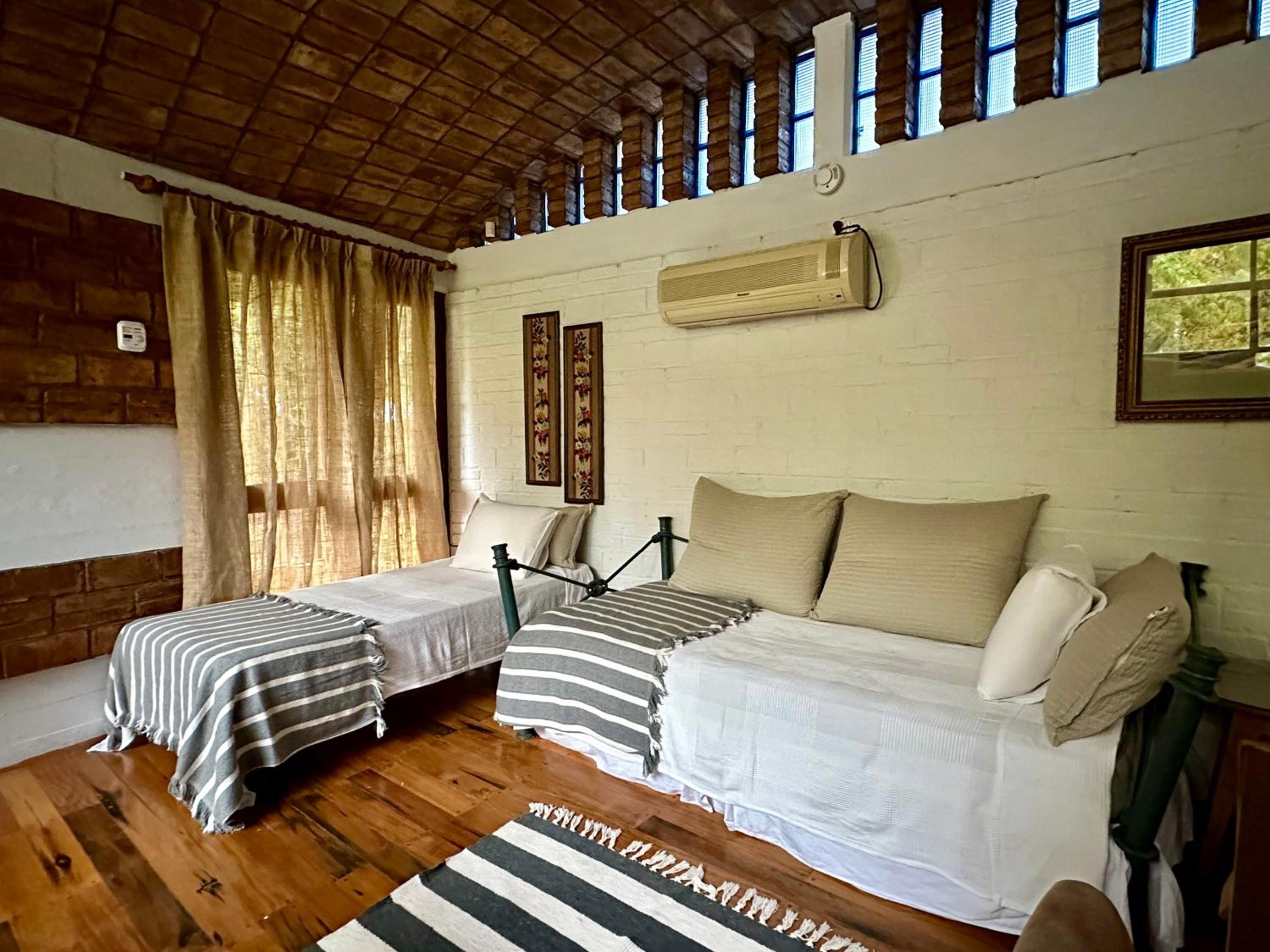 5 JOTAS DARRAGUEIRA Guest House & Loft