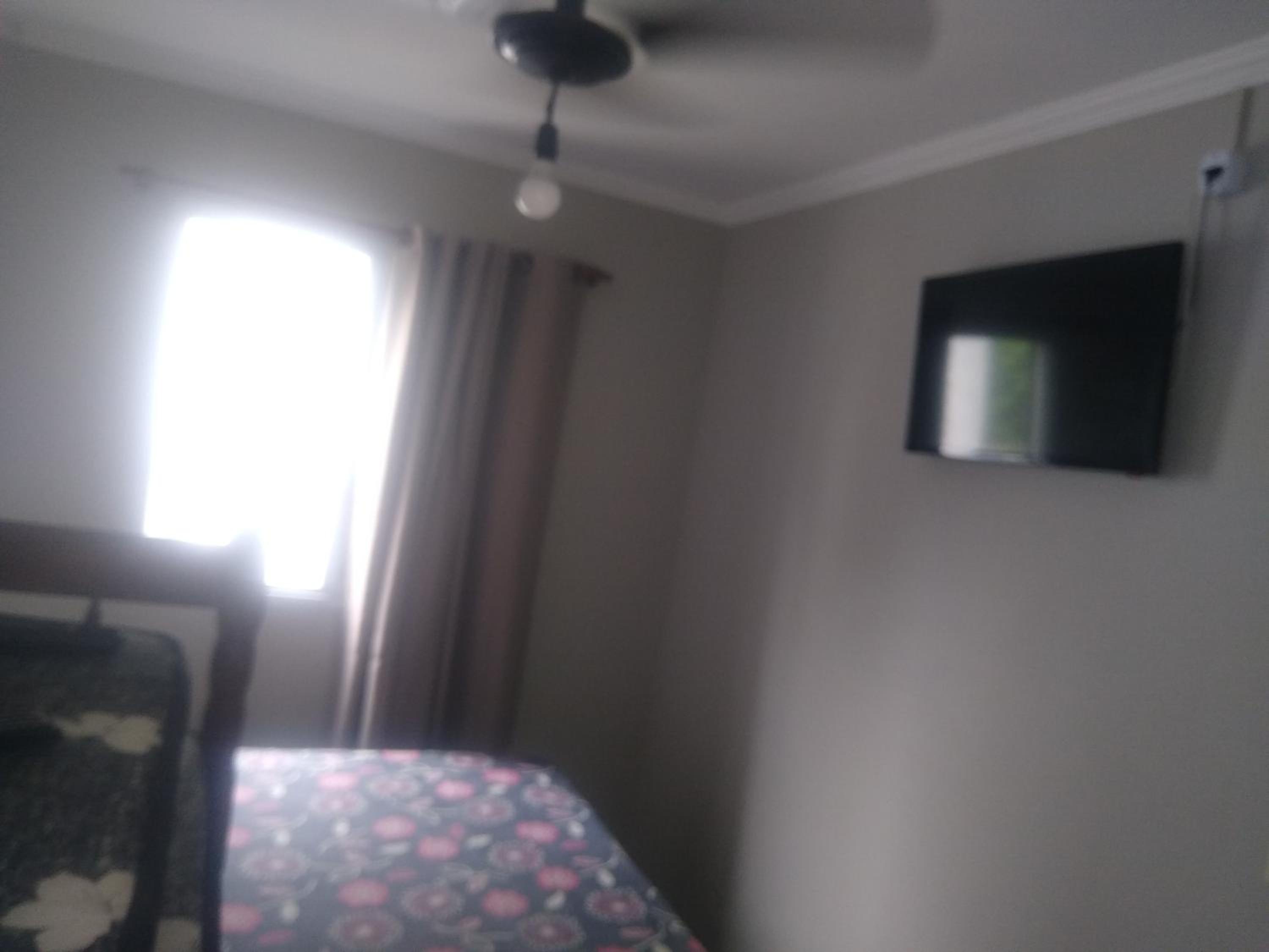 Apartamento em condomínio de frete pra praia