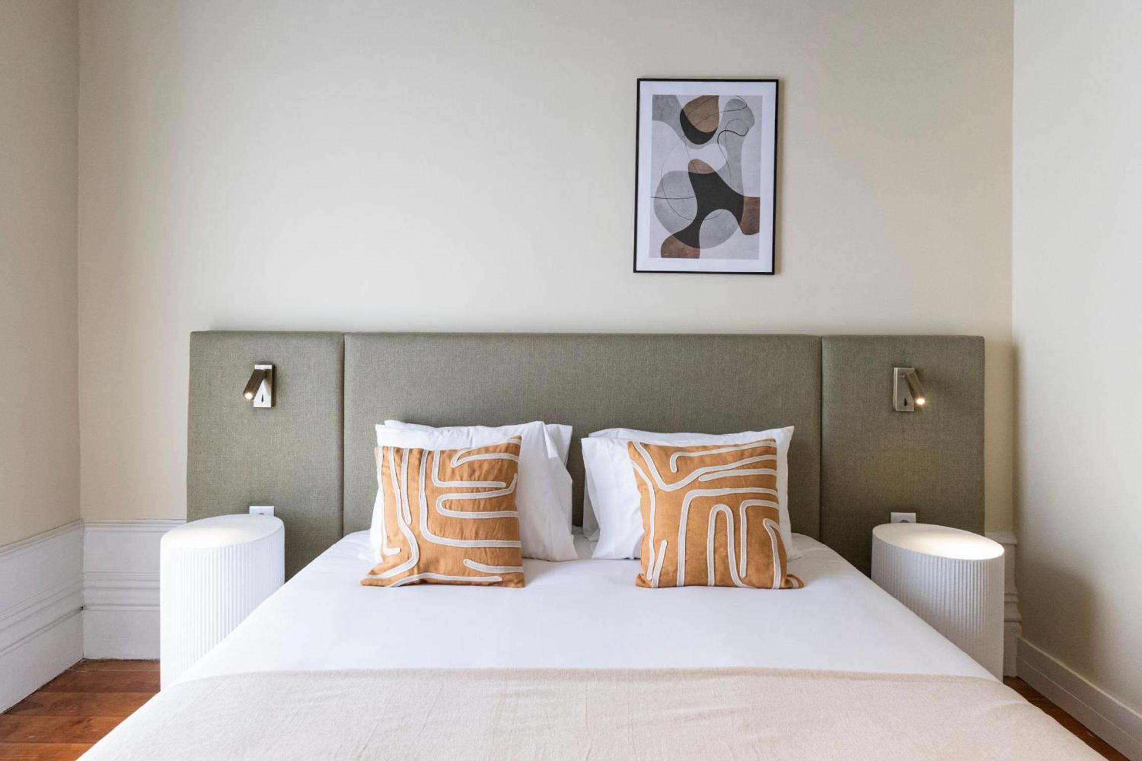 Guesthouse Bonjardim by LovelyStay view 2