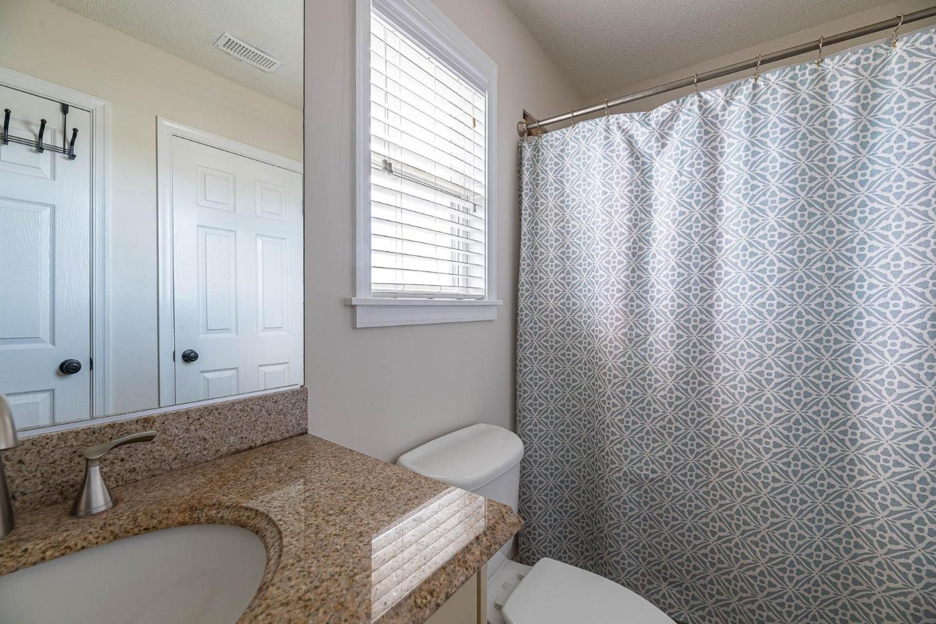 A Shore Thing - KDH MP 6, Oceanside, Beach Less than 300 Yds, Hot Tub, Pets OK, Flex Stays