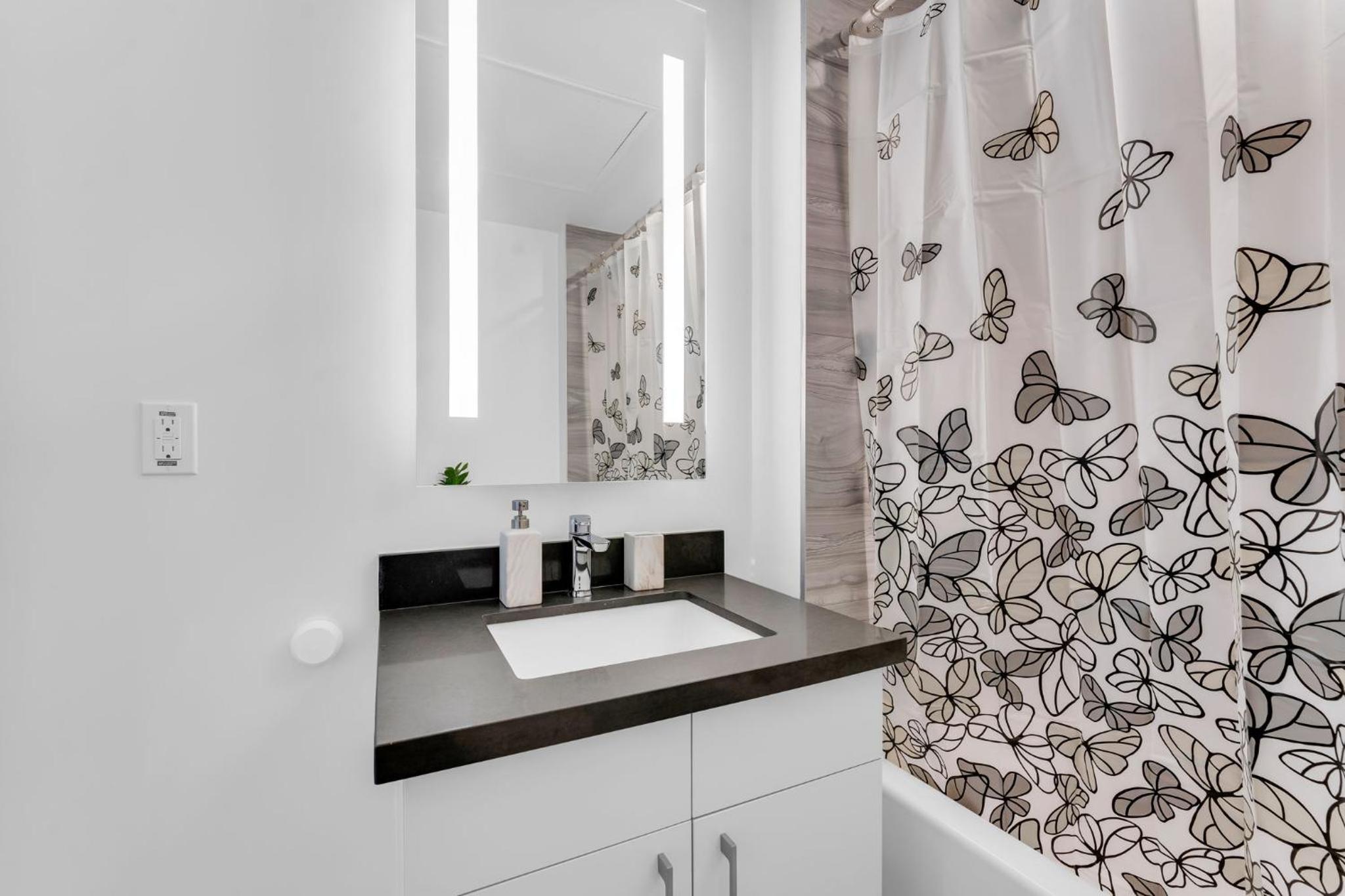 Imperial 1 Bedroom Suite steps from Park Hyatt Yorkville