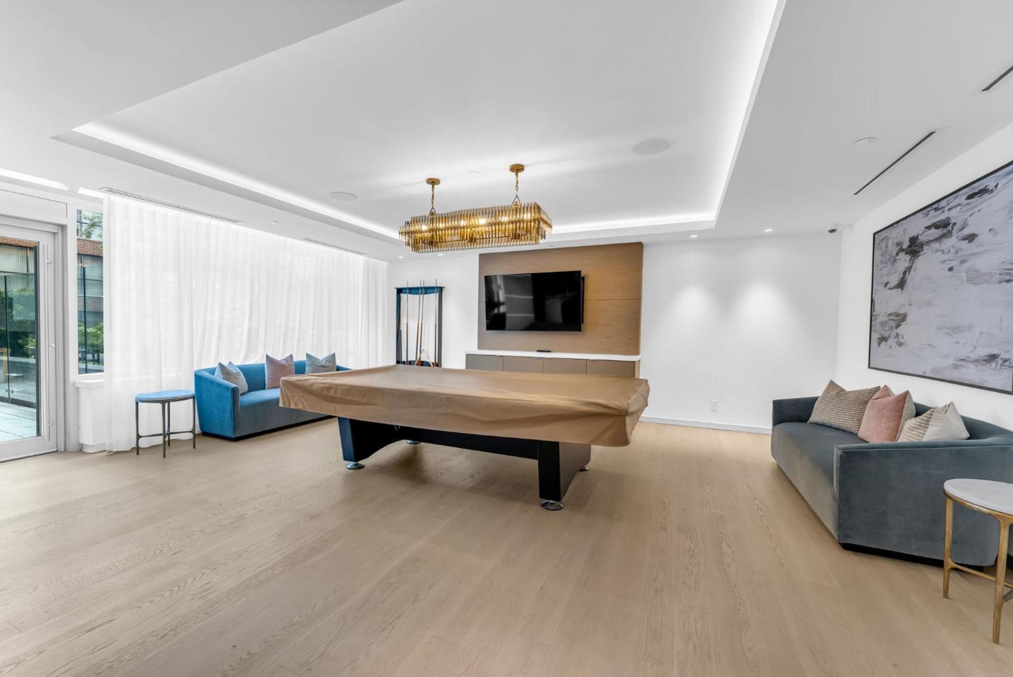 Imperial 1 Bedroom Suite steps from Park Hyatt Yorkville