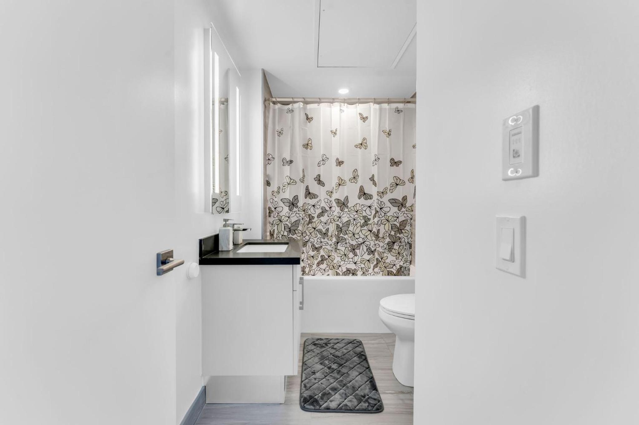 Imperial 1 Bedroom Suite steps from Park Hyatt Yorkville